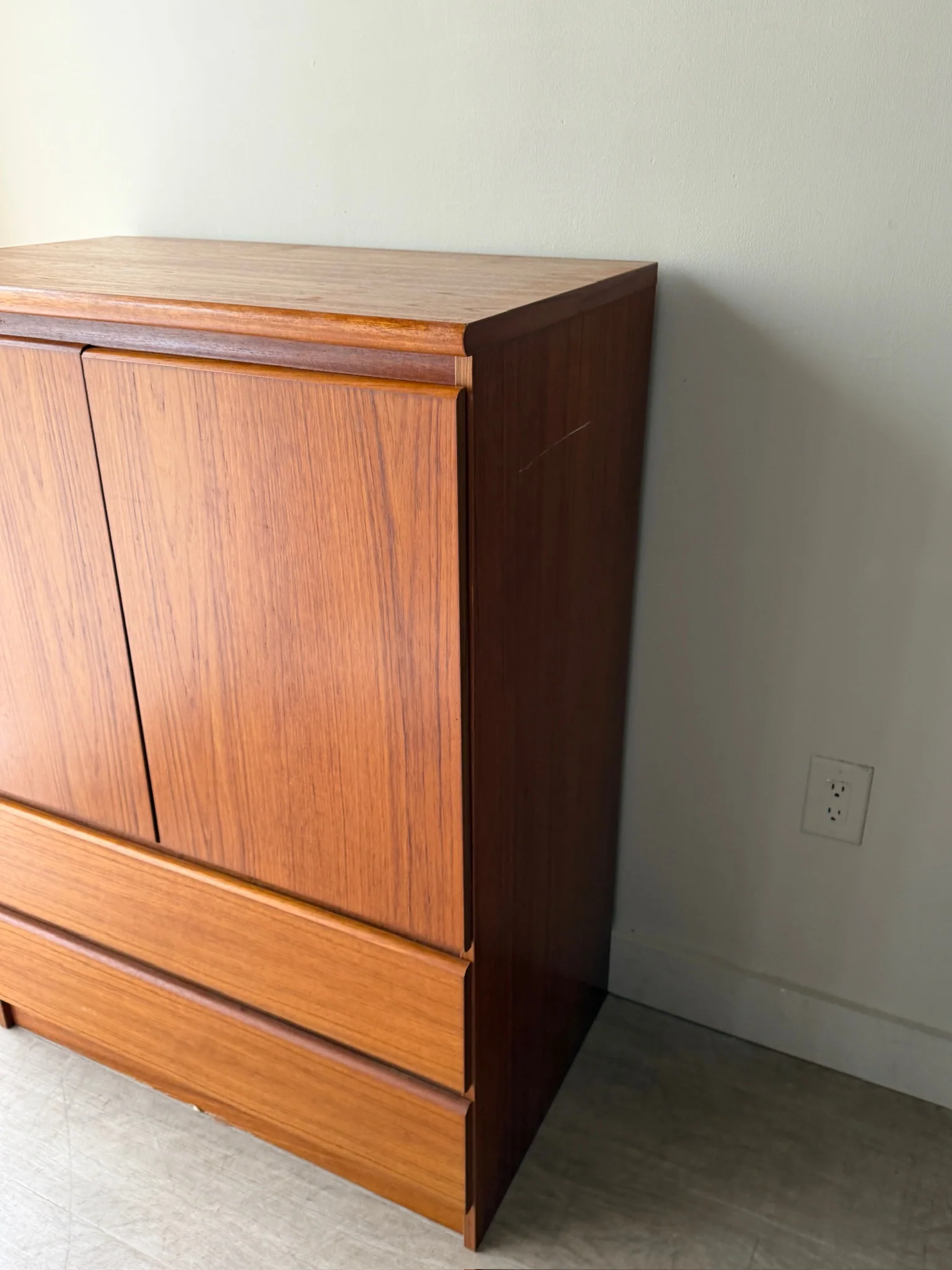 Danish teak linen press - Image 4