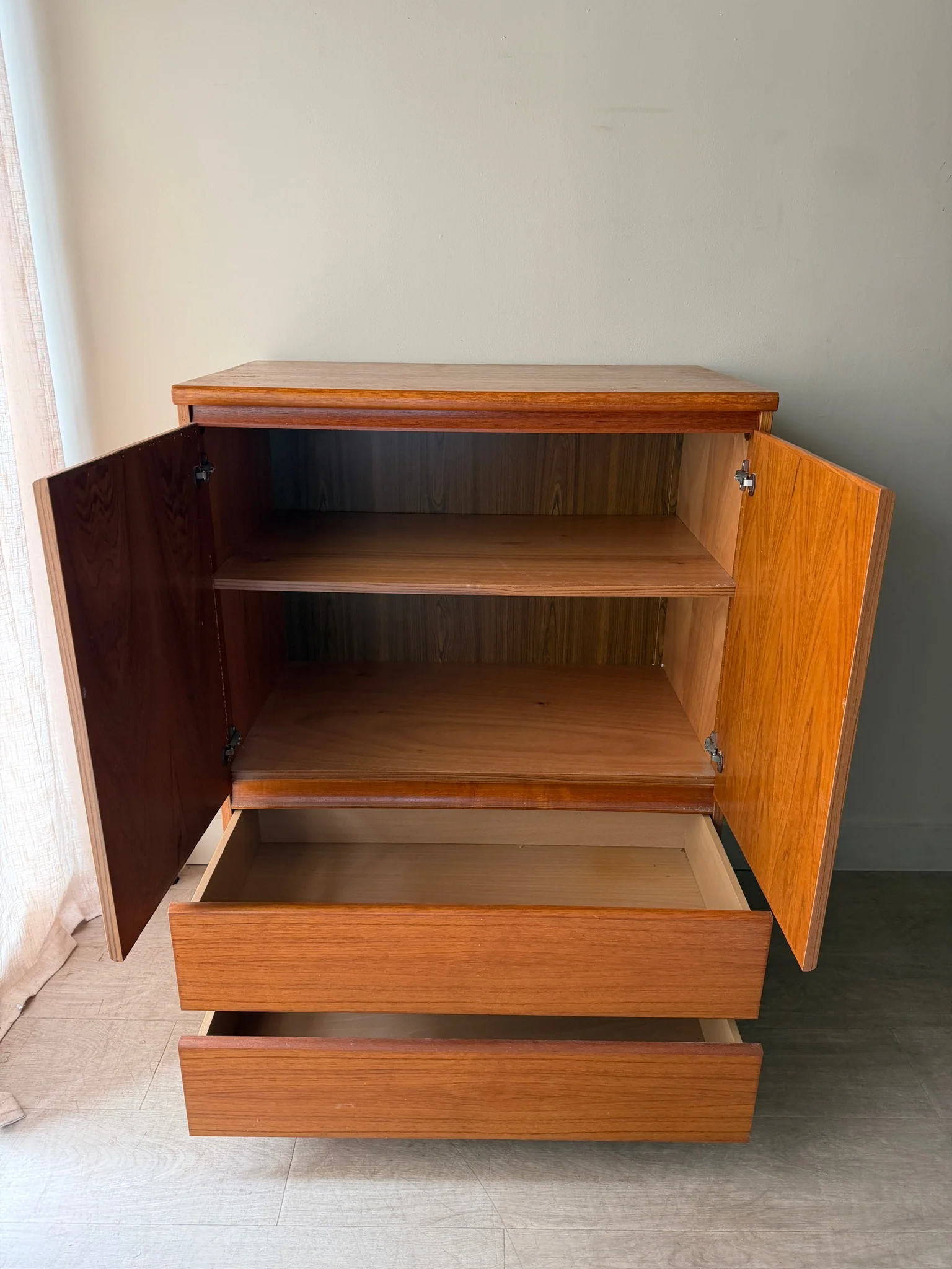 Danish teak linen press - Image 5