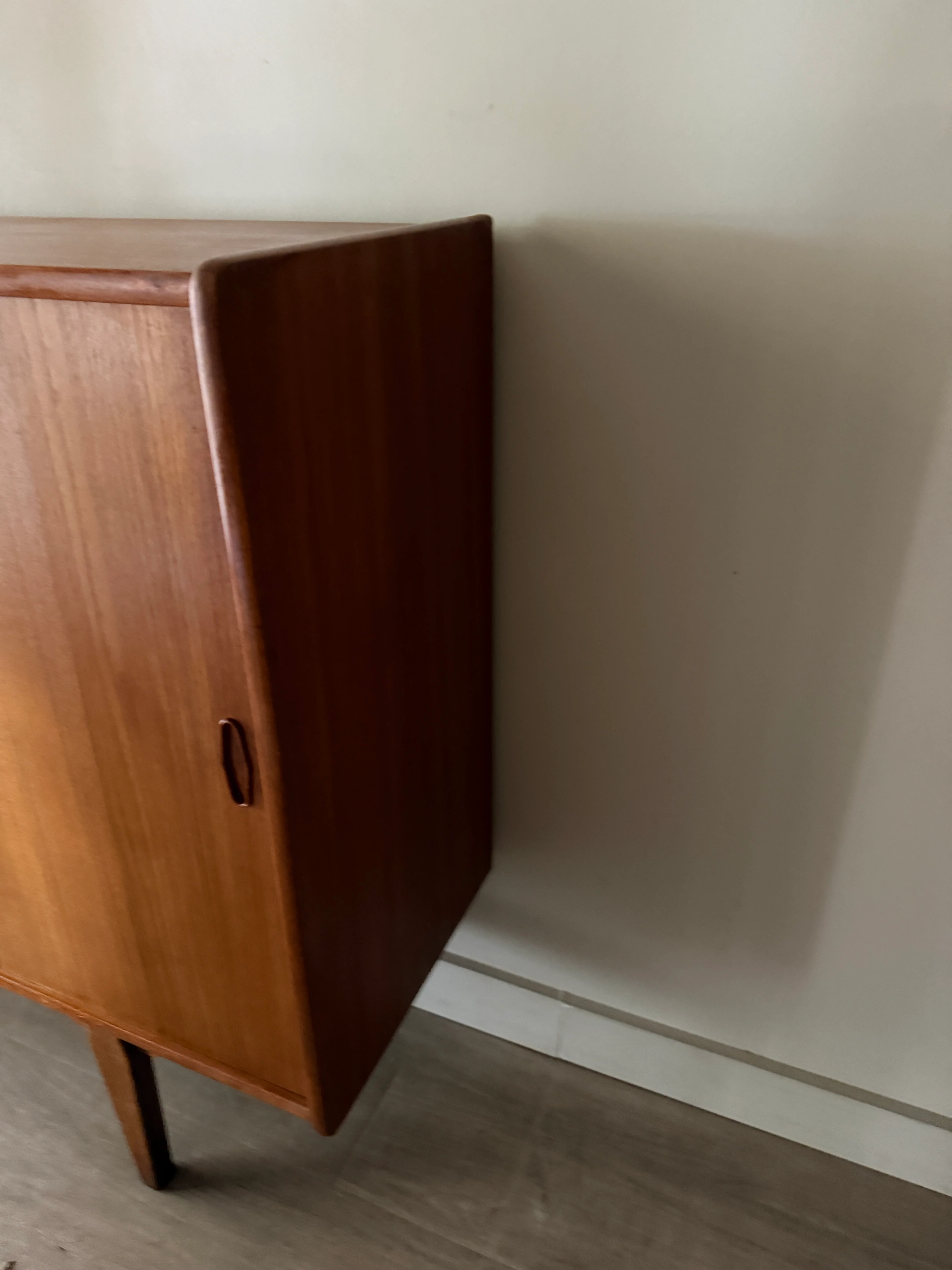 Danish teak sideboard - Image 4