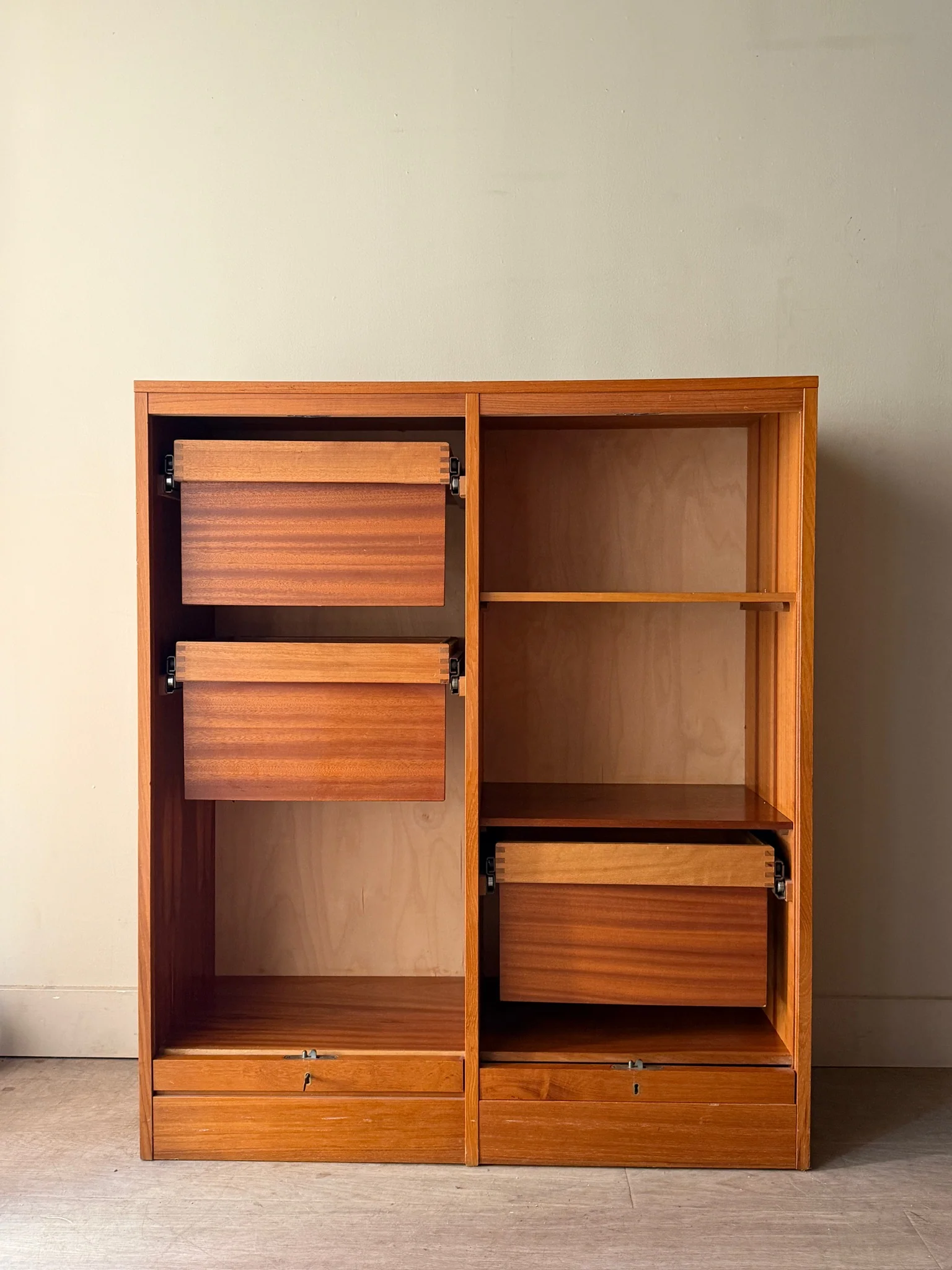 Danish teak tambour door filing cabinet - Image 4