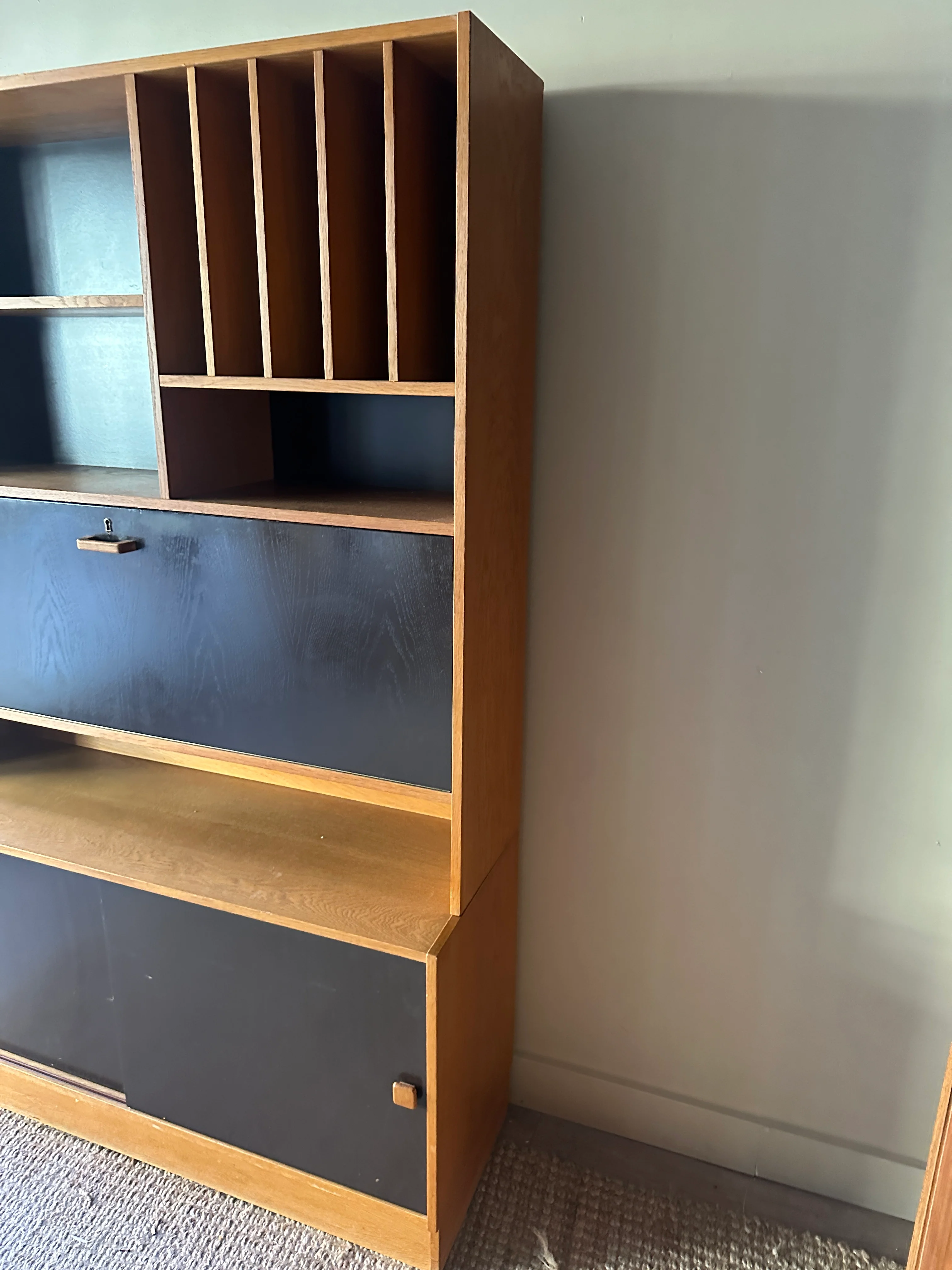 Danish two piece hutch - Image 3