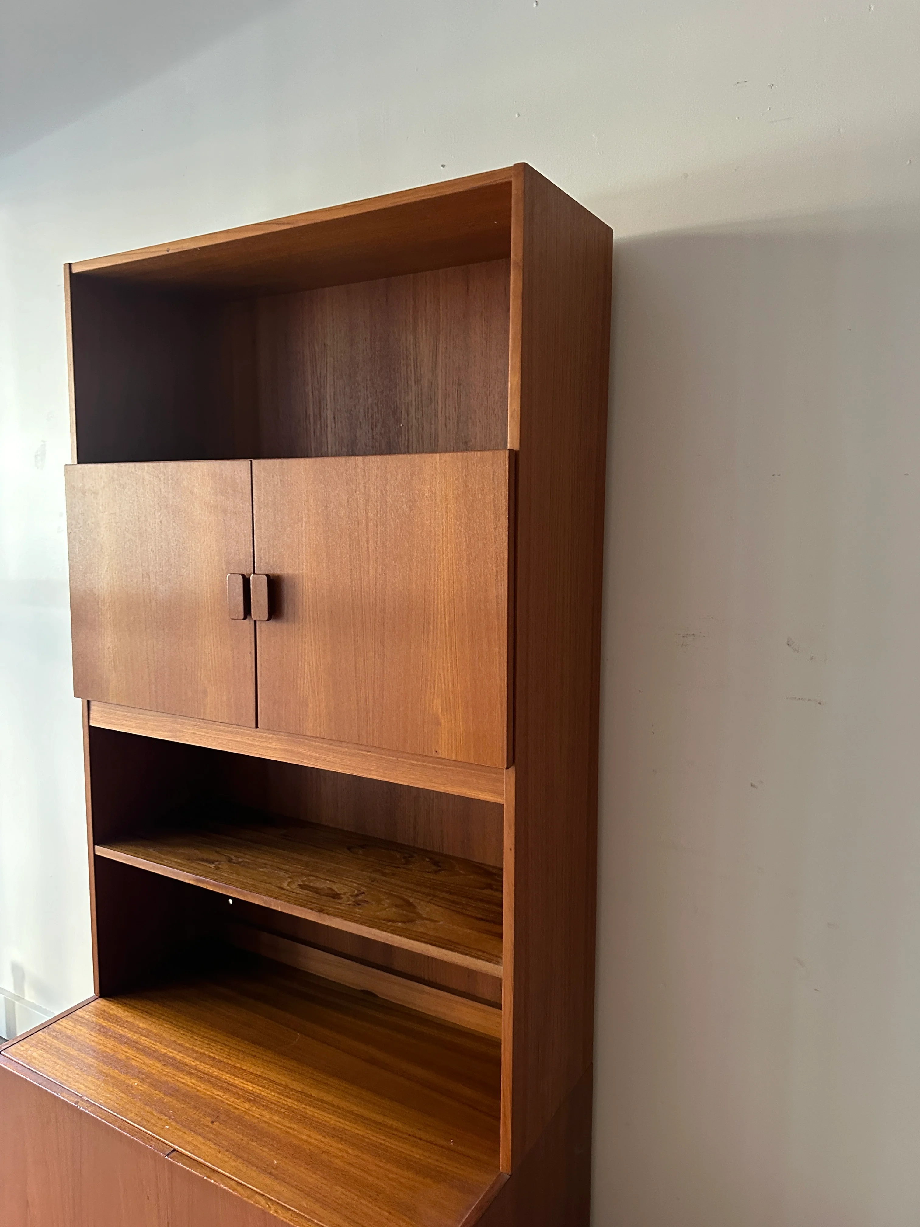 Danish two piece teak hutch - Image 5