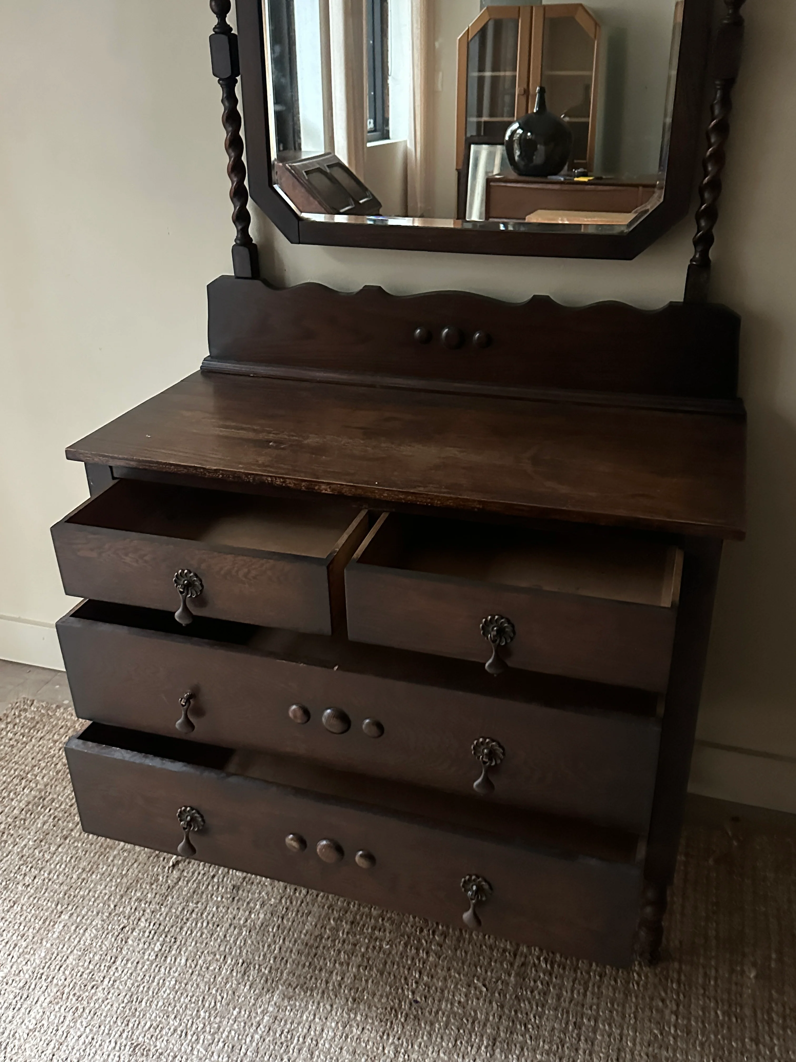 Dark oak dresser with barley twist mirror - Image 4
