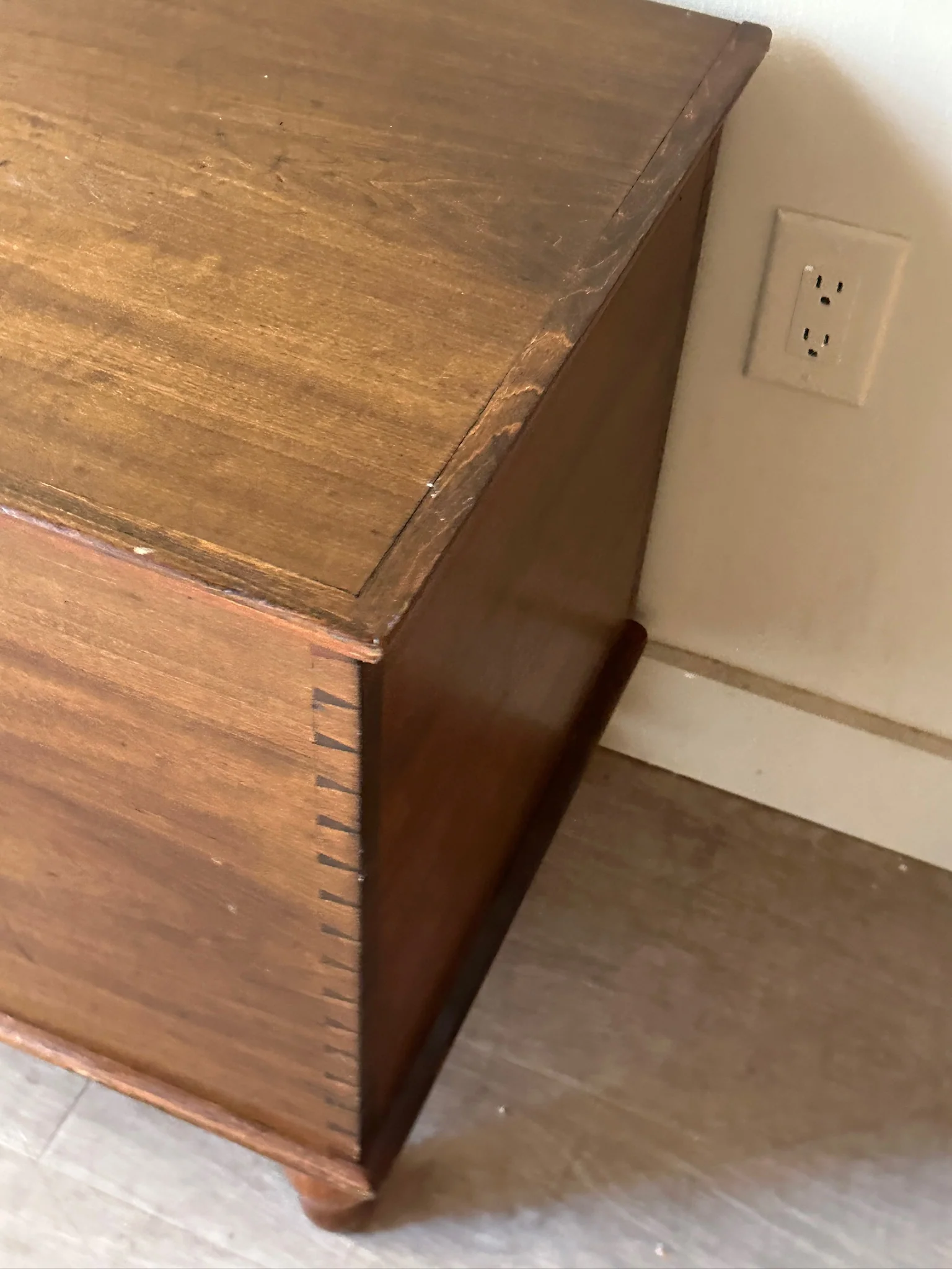 Dark pine chest - Image 4