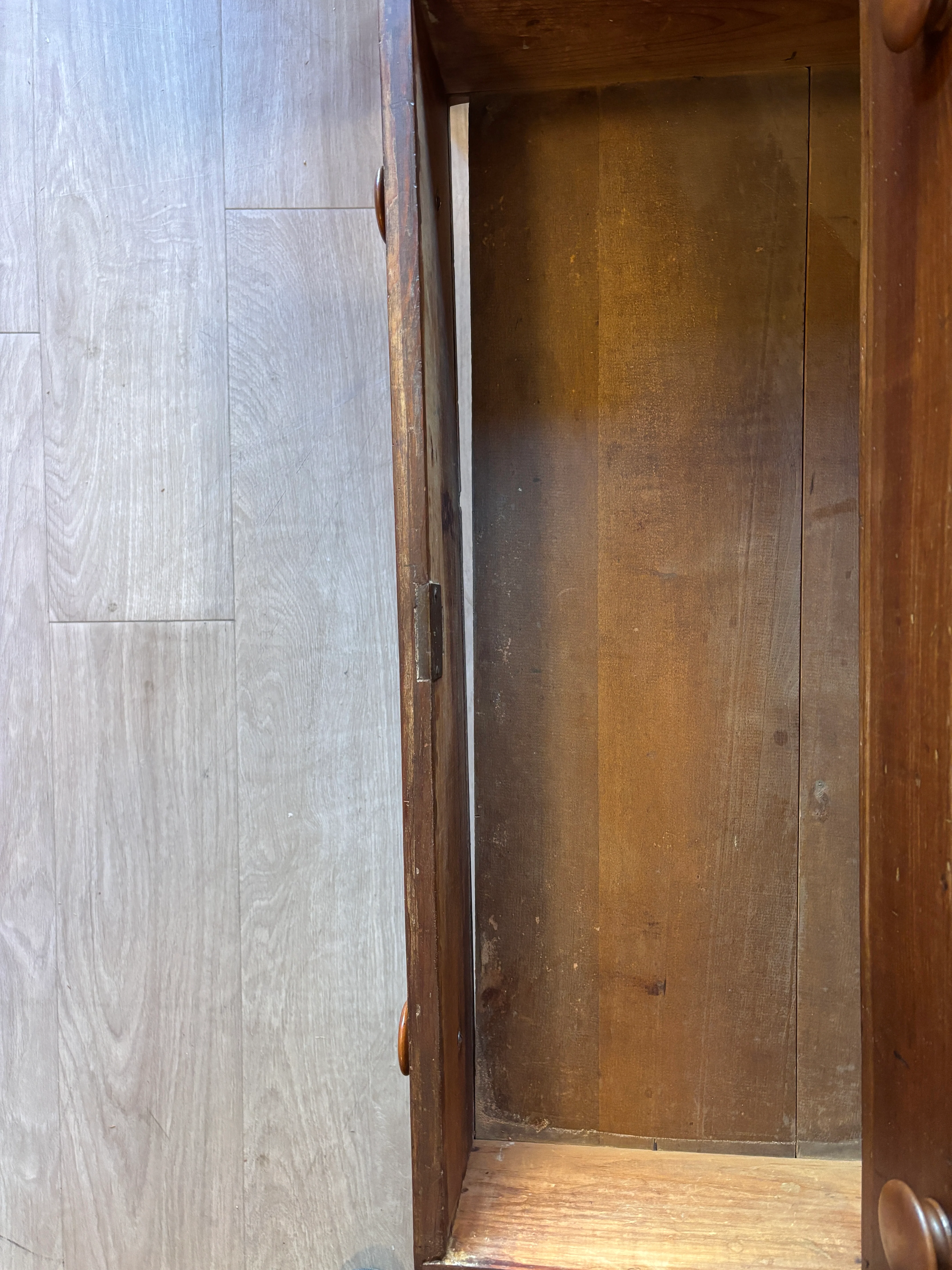 Dark pine dresser - Image 6