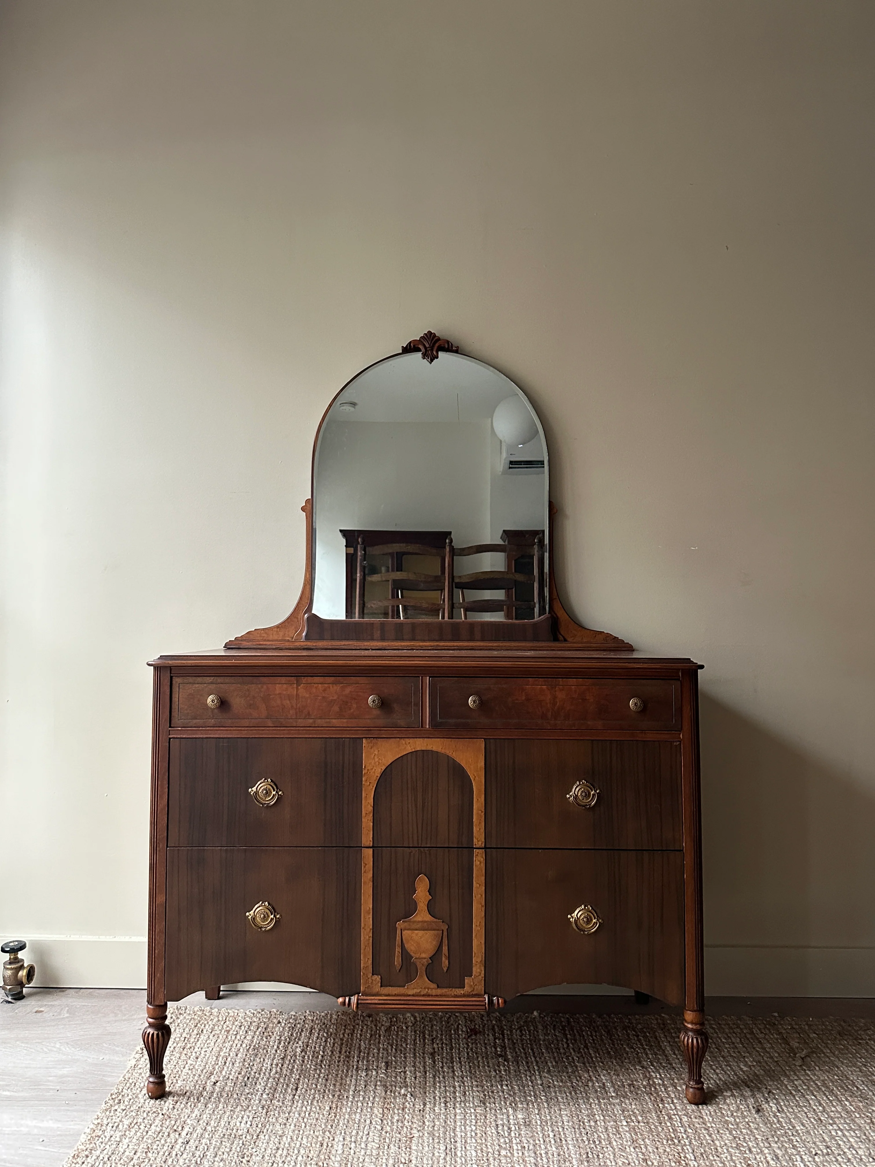 Depression dresser w mirror