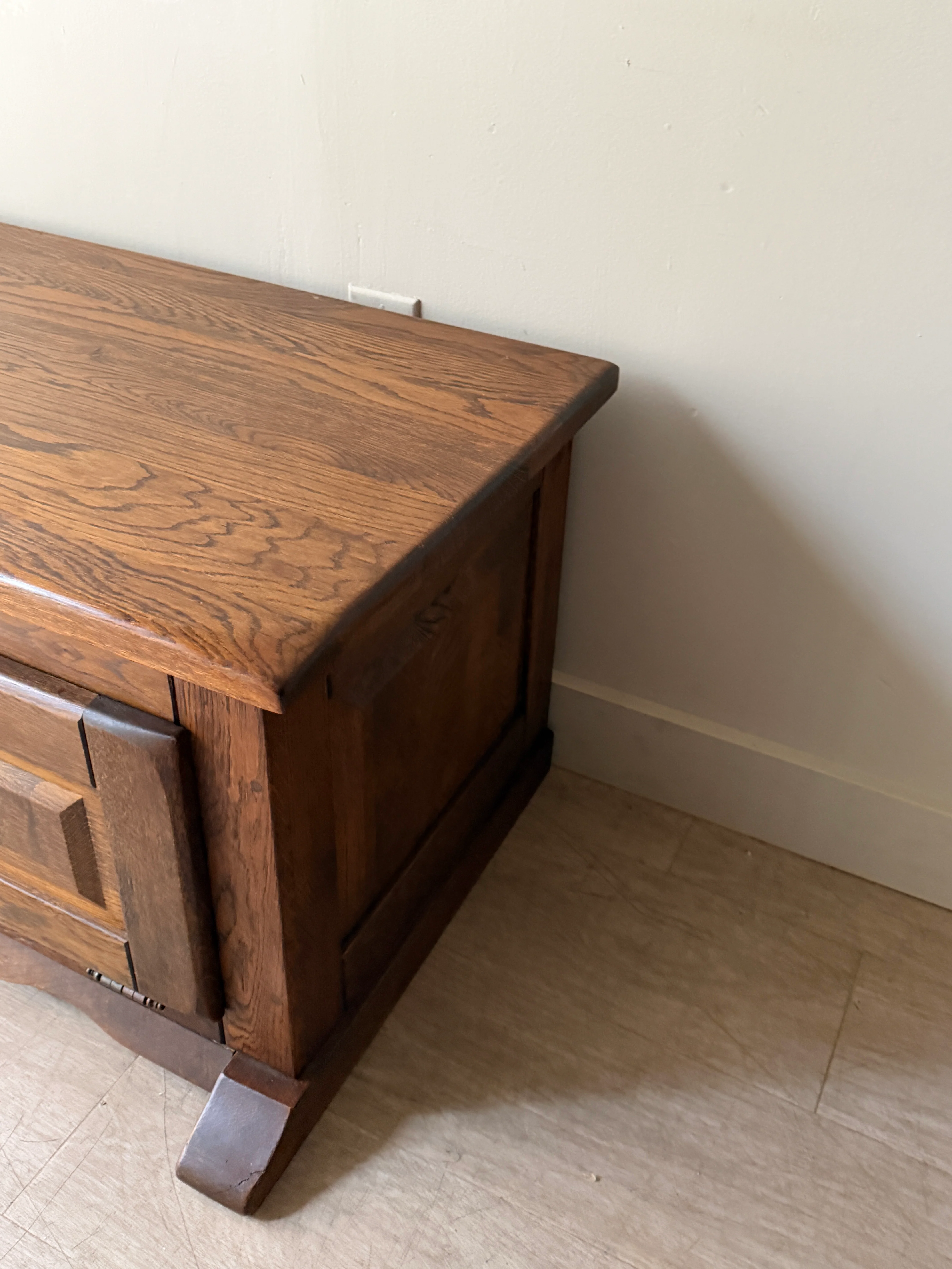 Dutch oak chest - Image 4