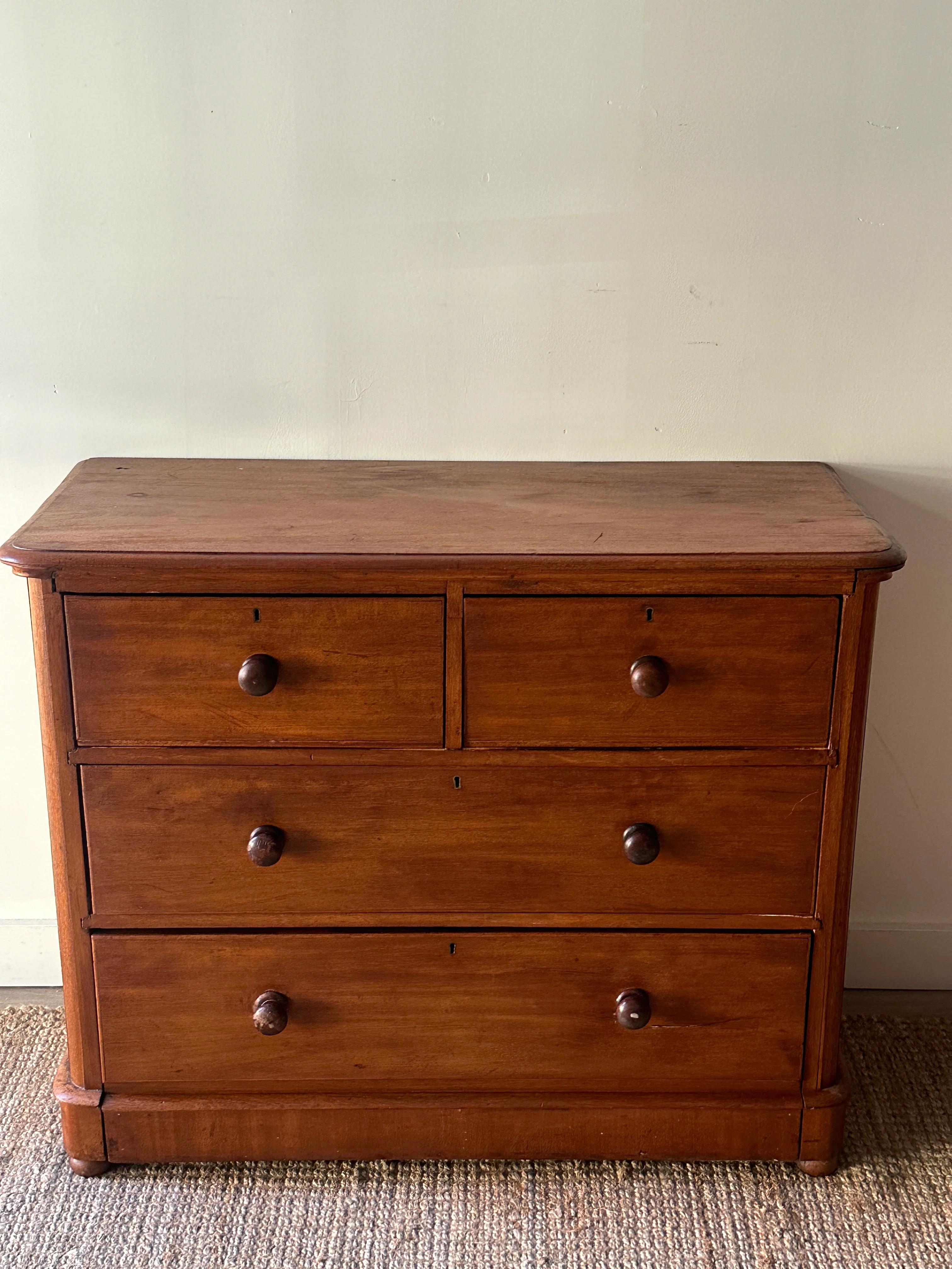 Early American pine dresser - Image 5