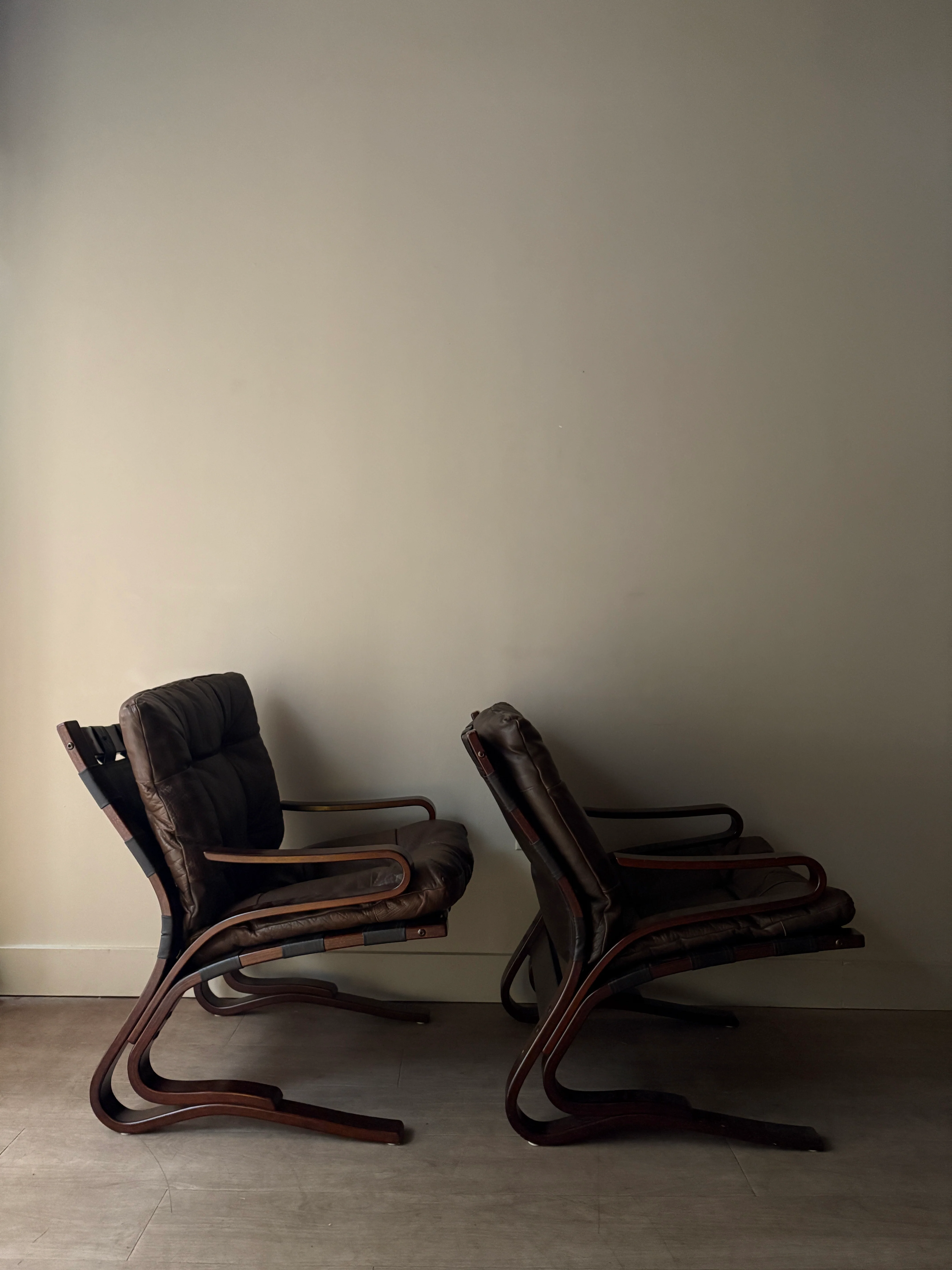 Einar Hove Norwegian brown leather lounge chairs. Sold individually. - Image 5