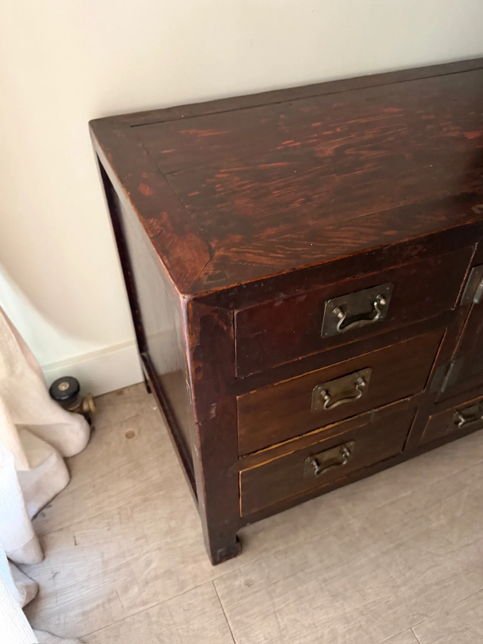 Elmwood credenza - Image 4