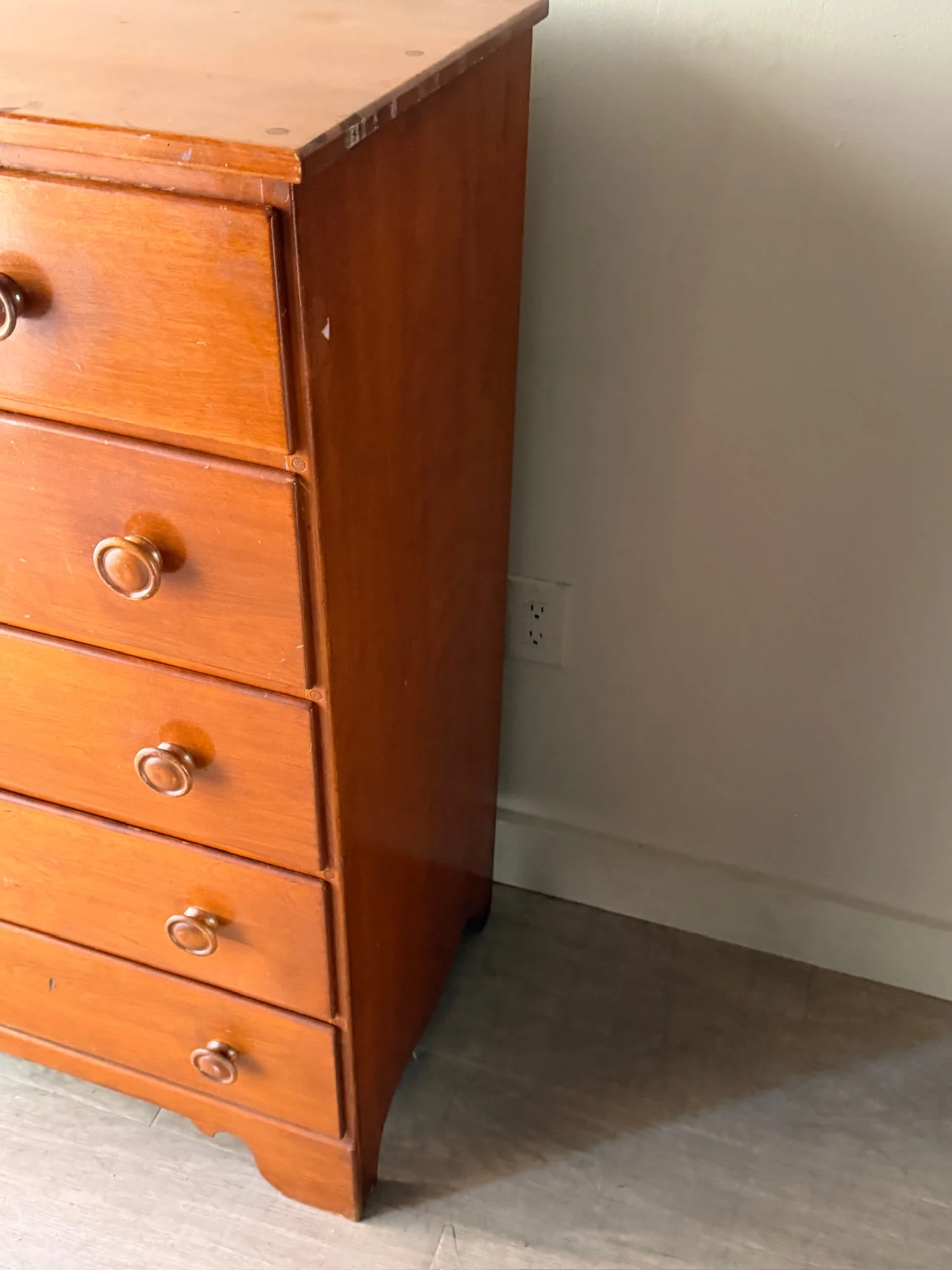 Ethan Allen maple dresser - Image 4