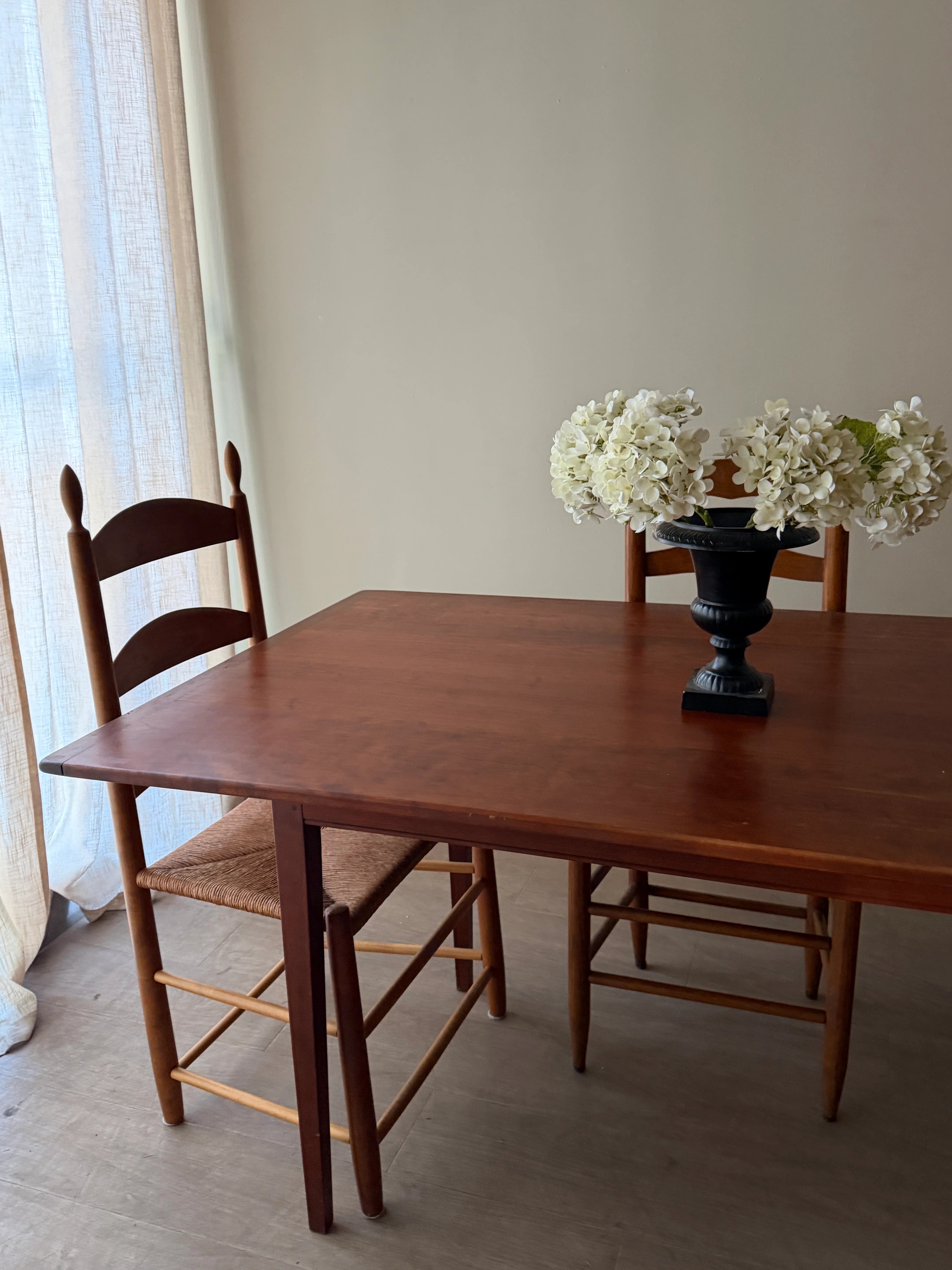 Farmhouse cherry dining table - Image 5