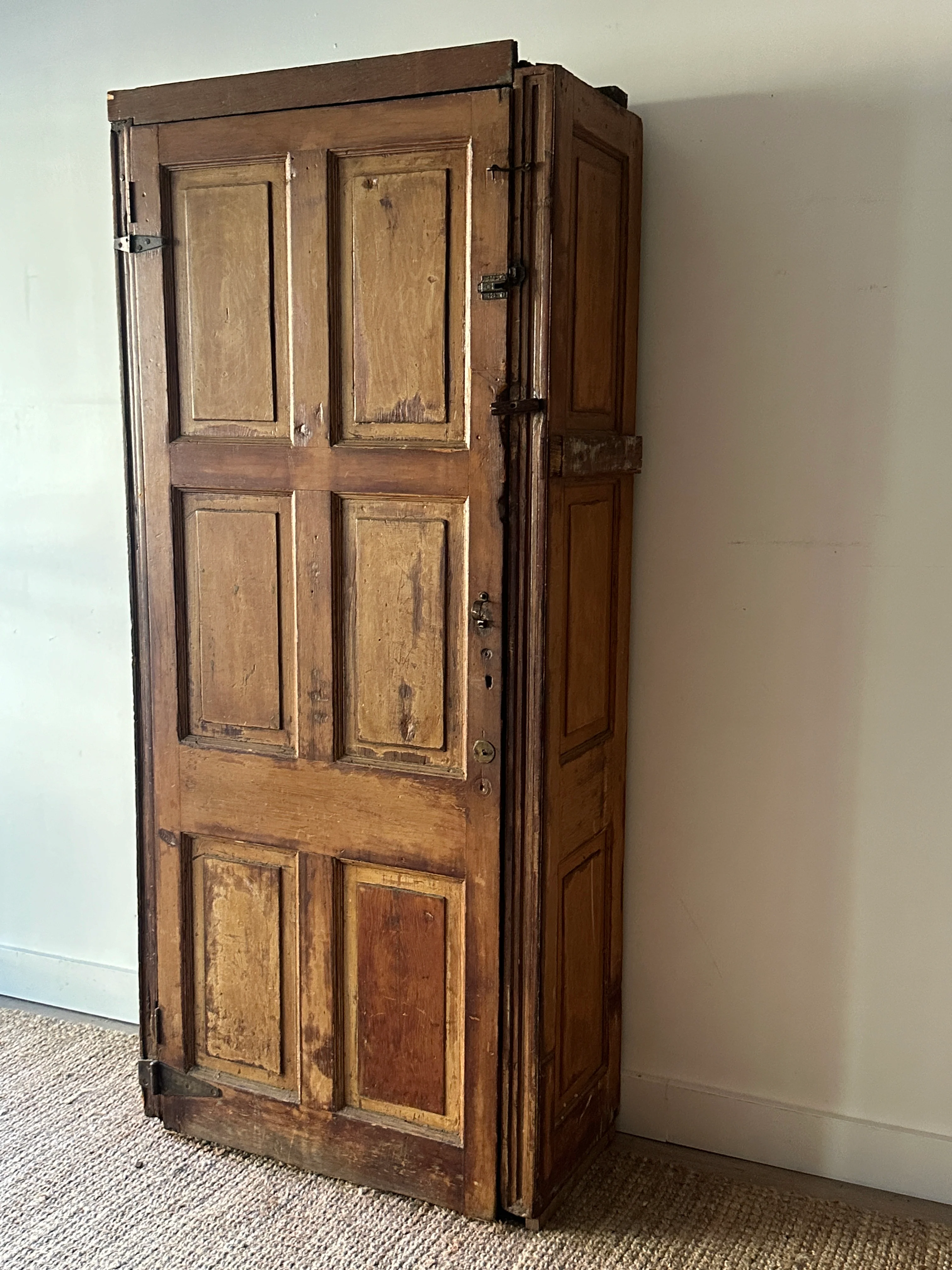 Farmhouse cupboard - Image 3