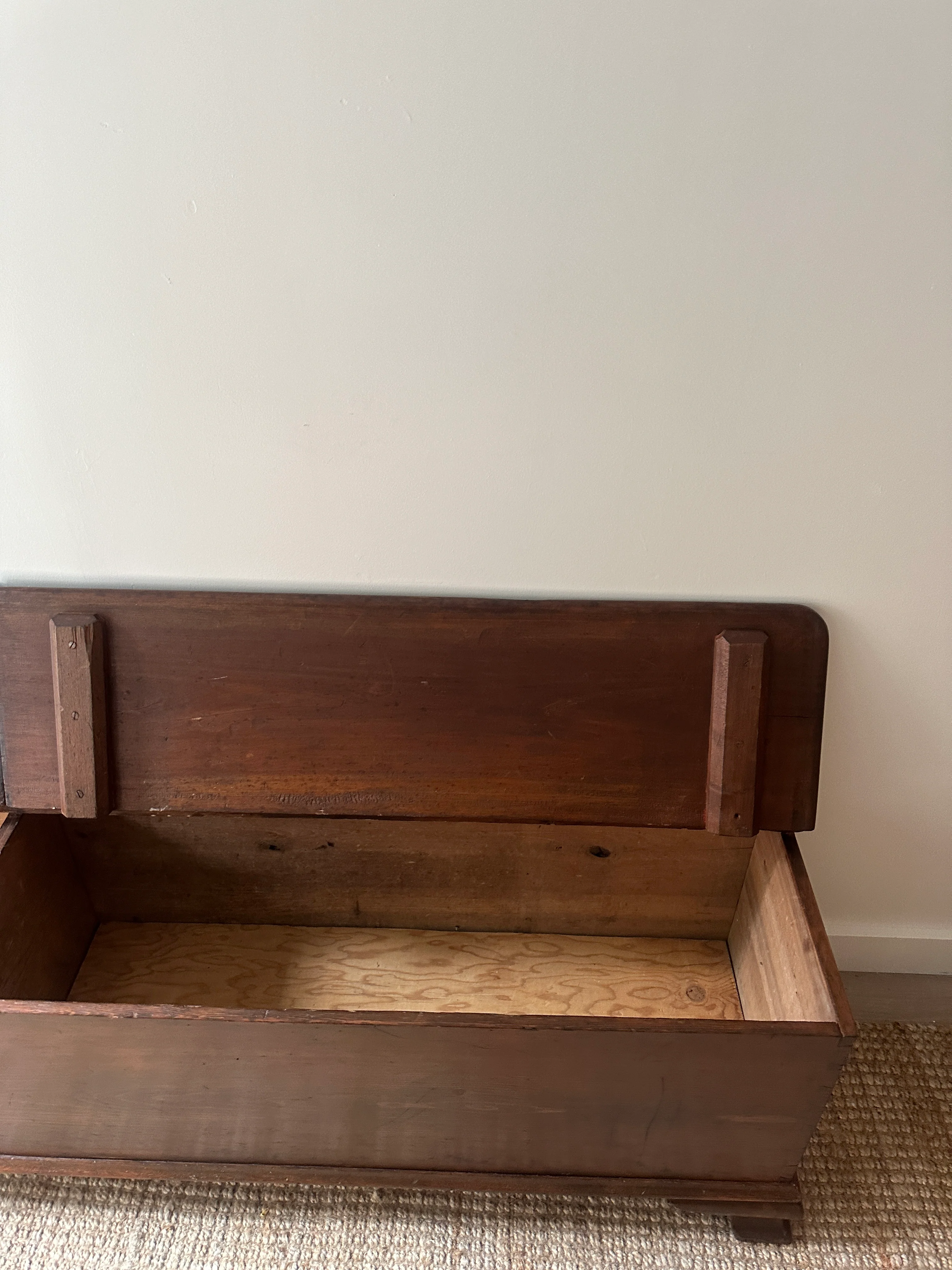 Farmhouse pine chest/bench - Image 5