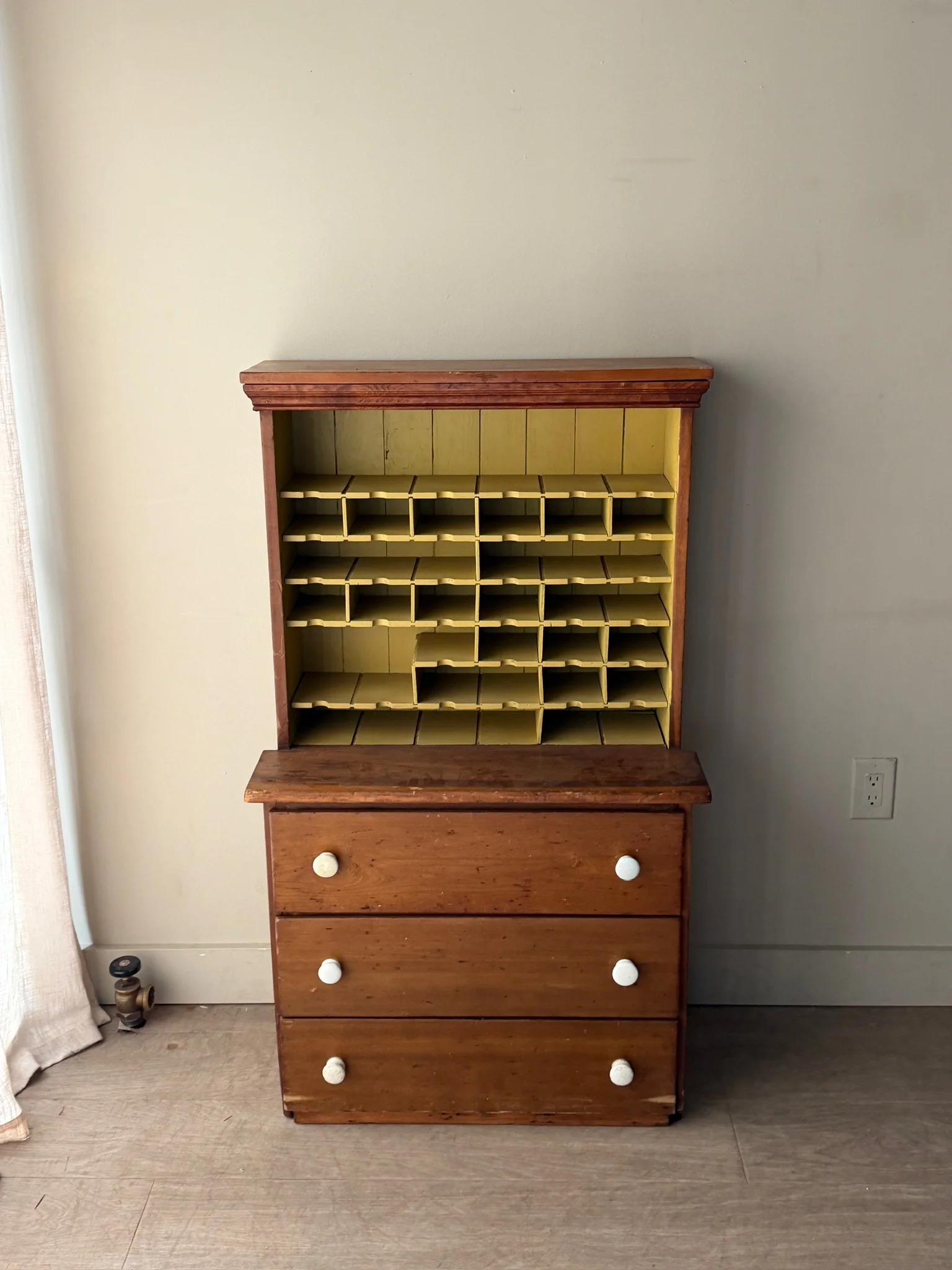 Farmhouse pine cubby hutch - Image 2