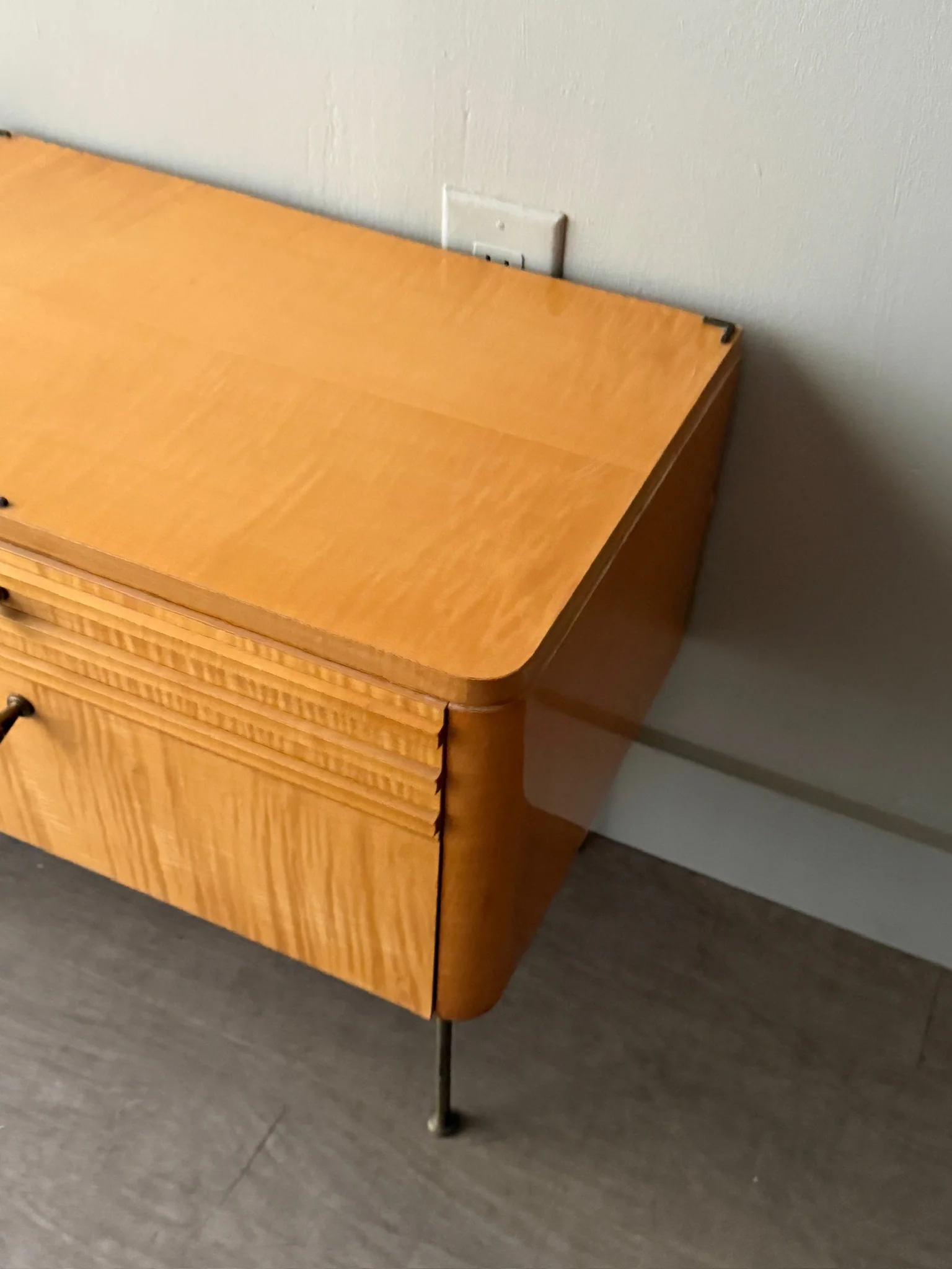 Figured maple nightstands. Sold as a pair. - Image 4