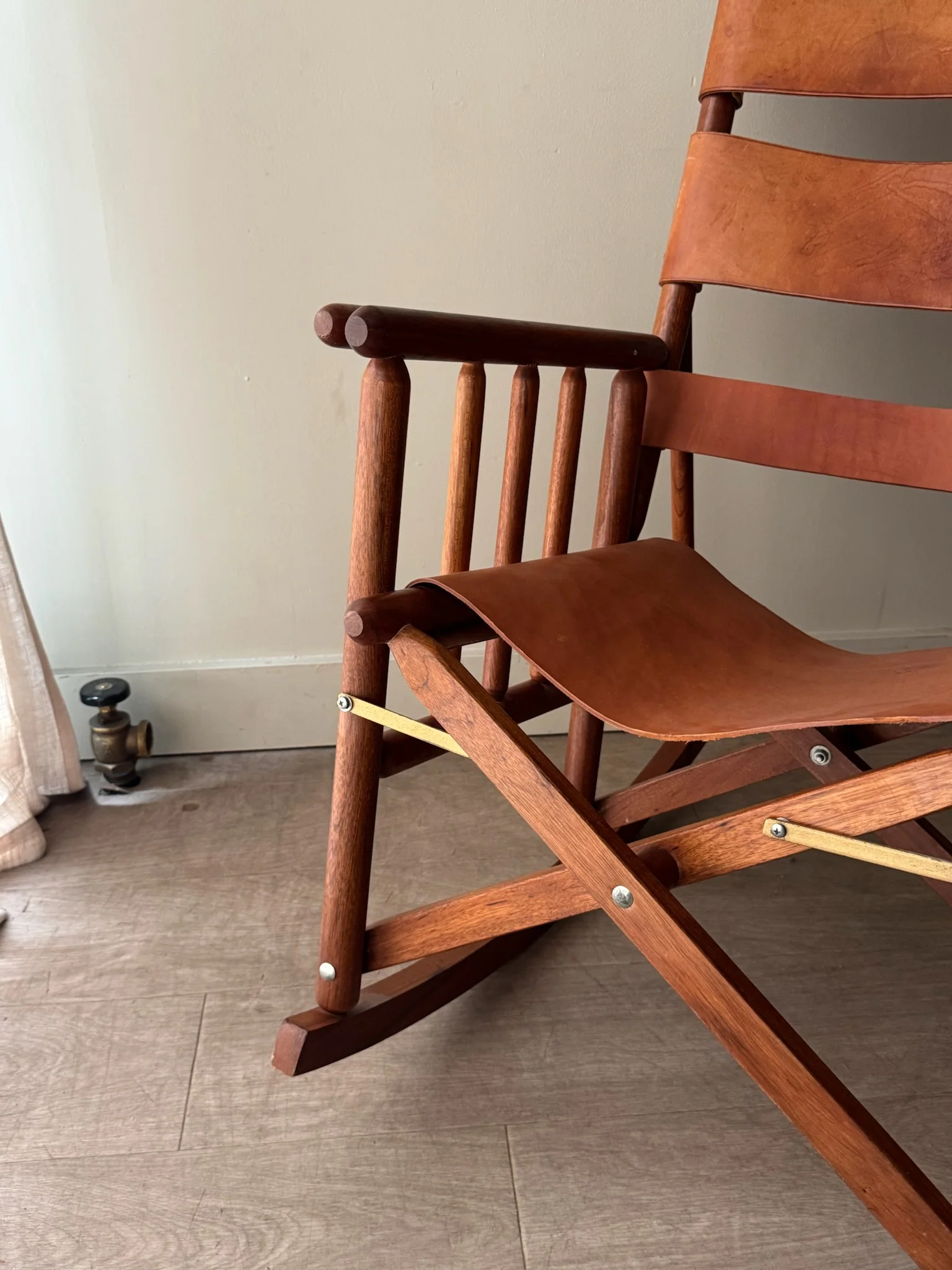 Folding Leather and Walnut Rocking chair - Image 2