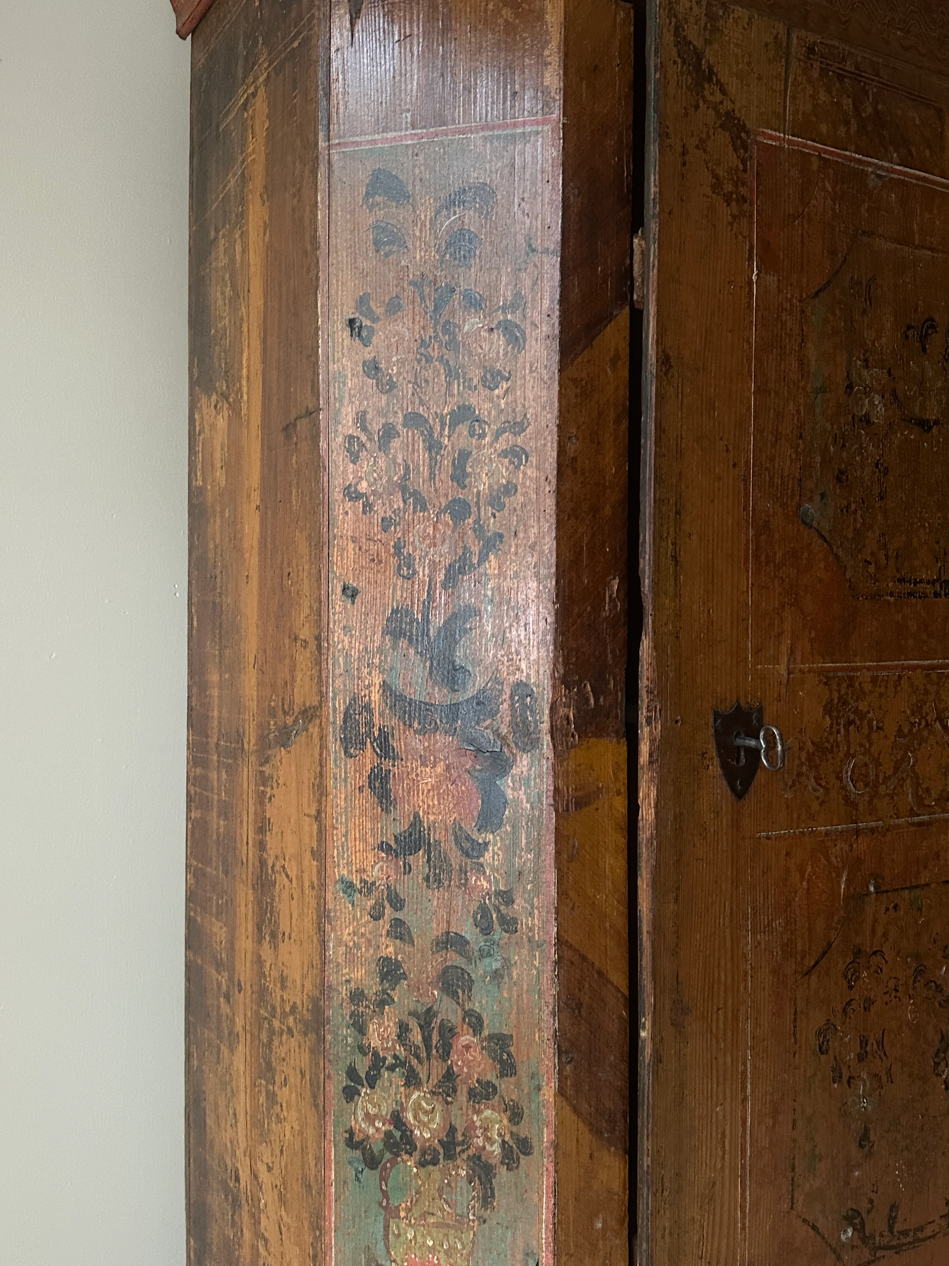 Folk painted cabinet - Image 3