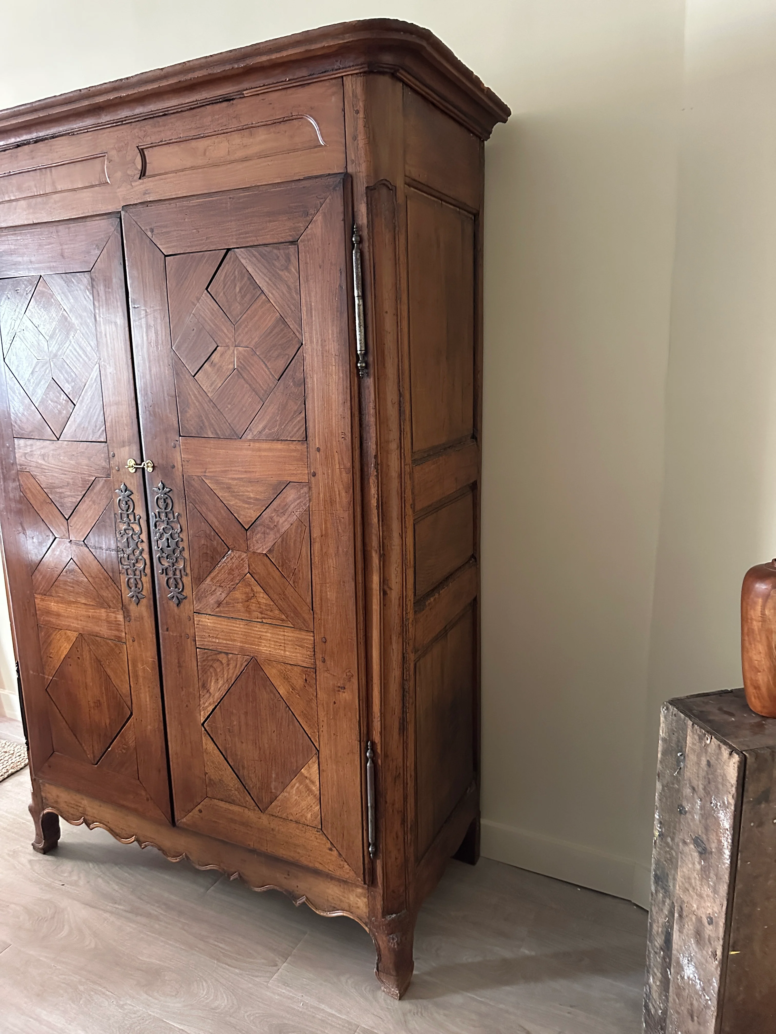 French armoire - Image 6