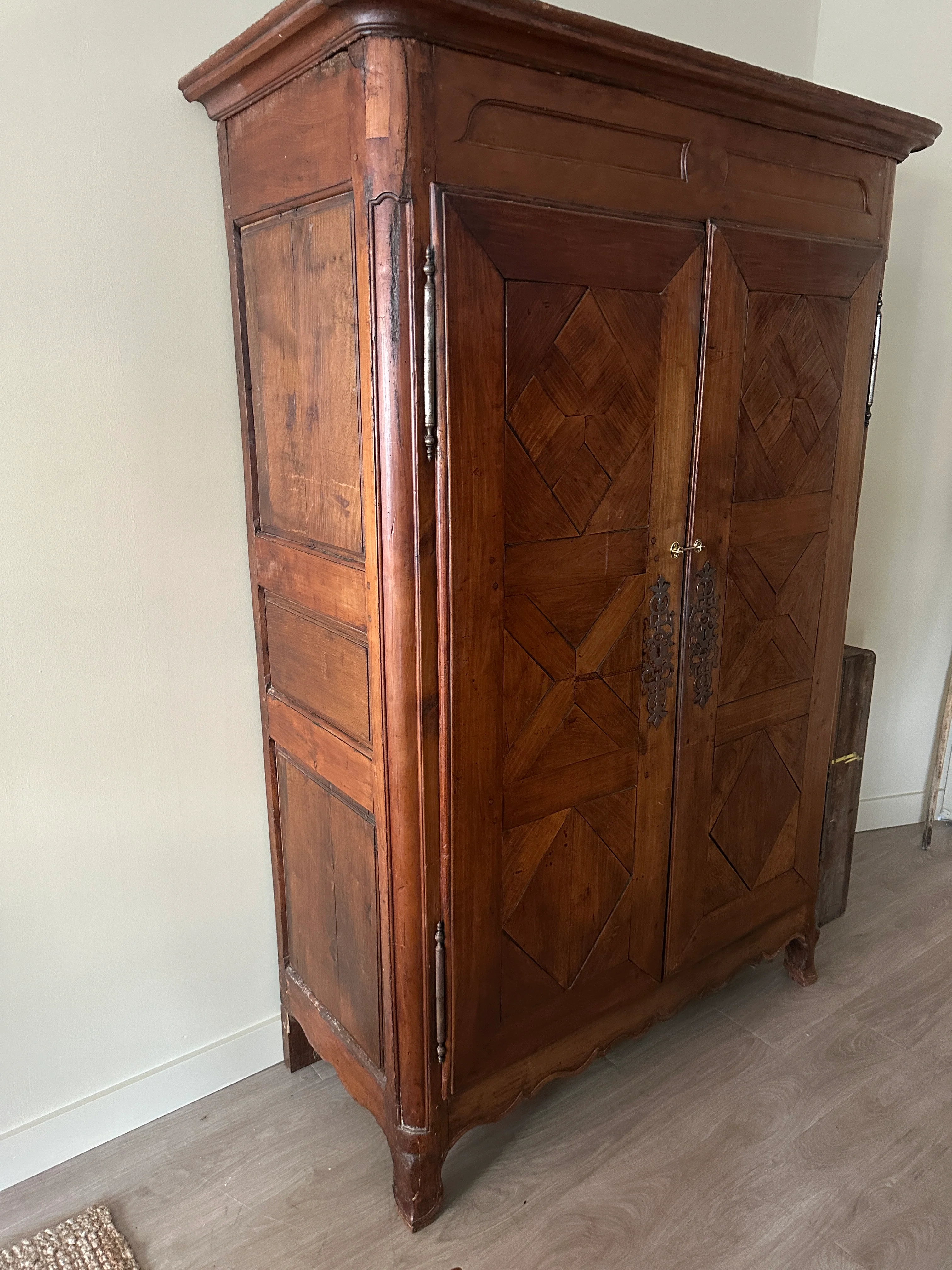 French armoire - Image 7