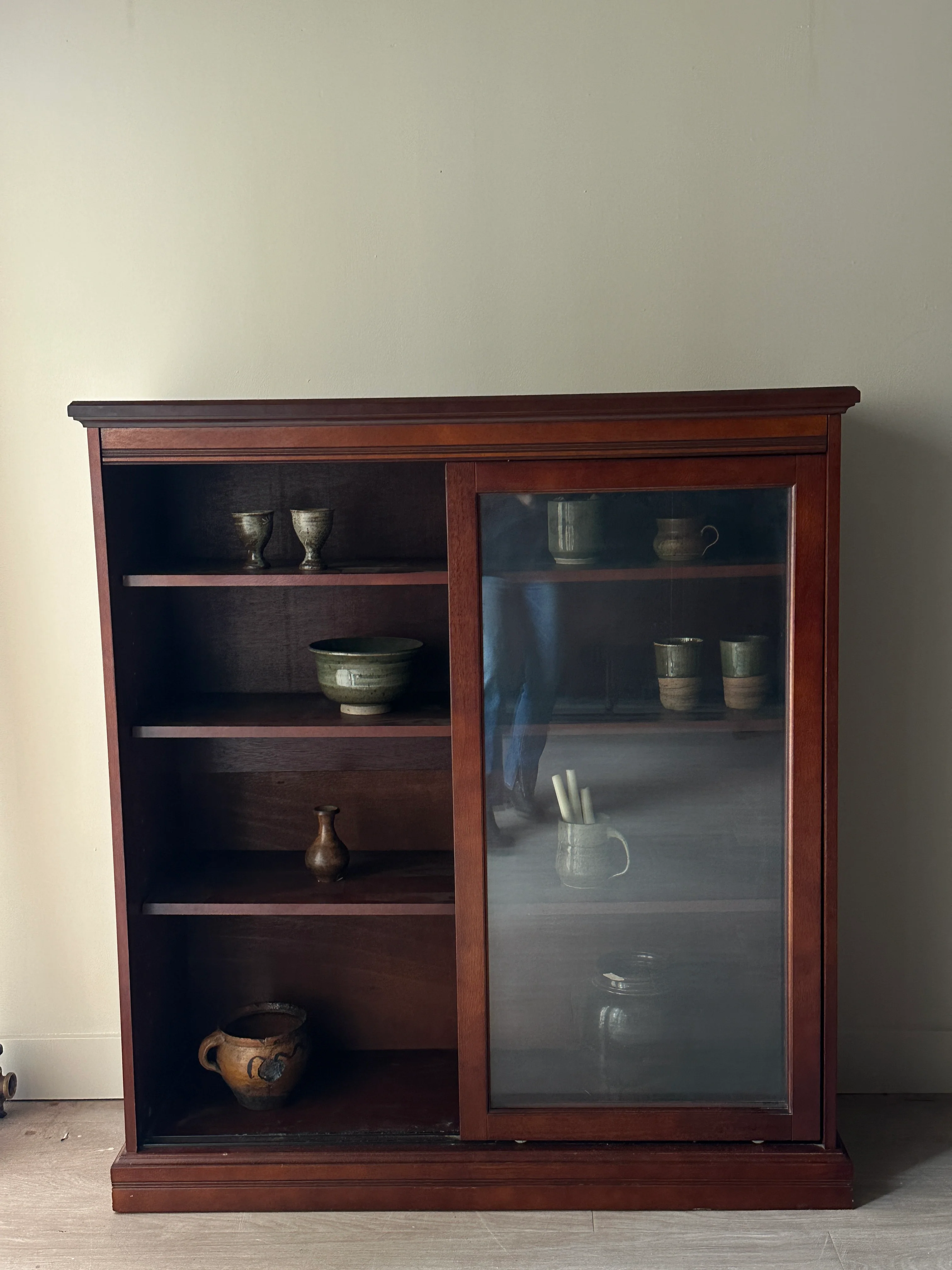 Glass sliding door display case - Image 5