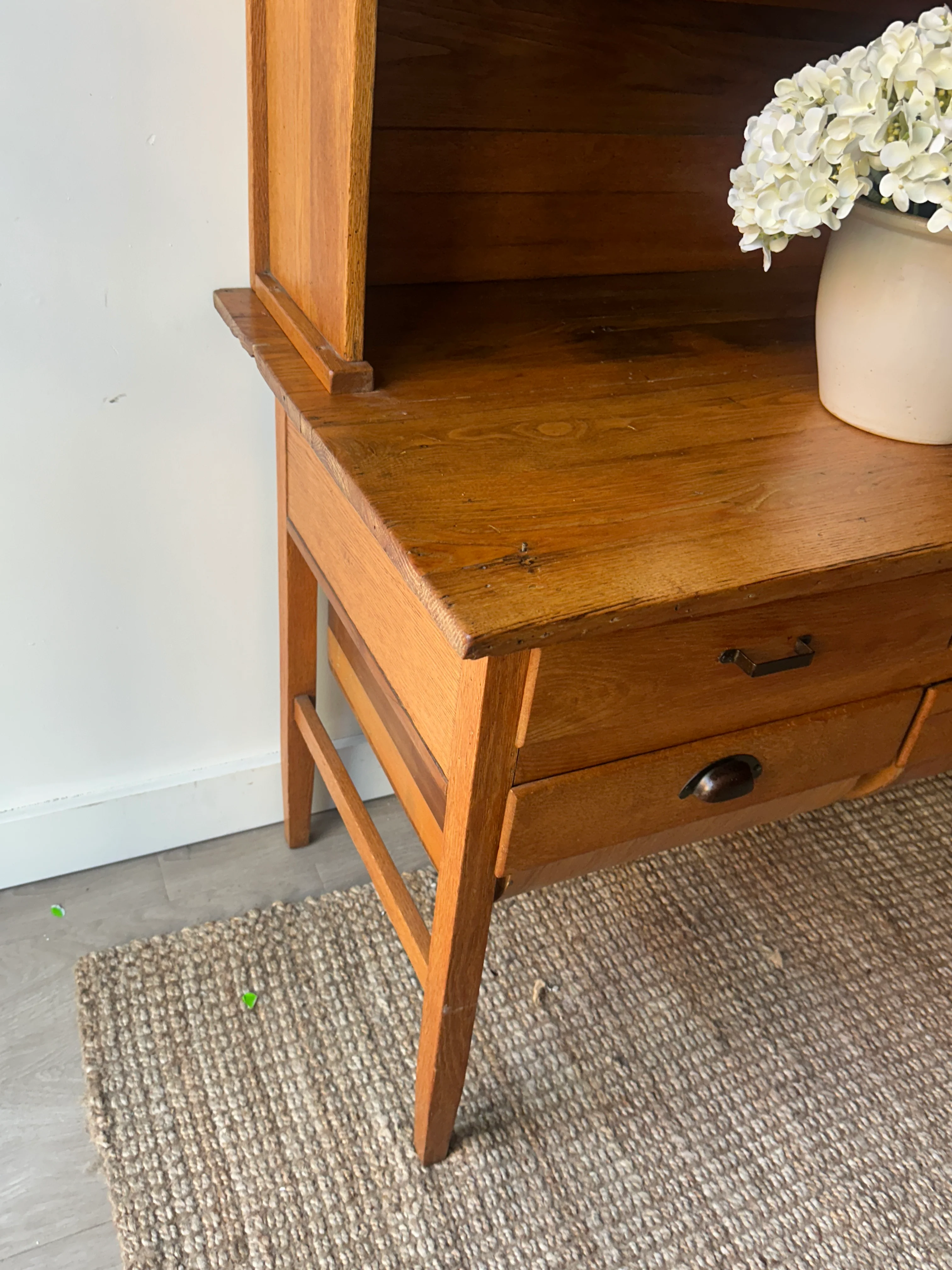 Golden oak bakers hutch - Image 3