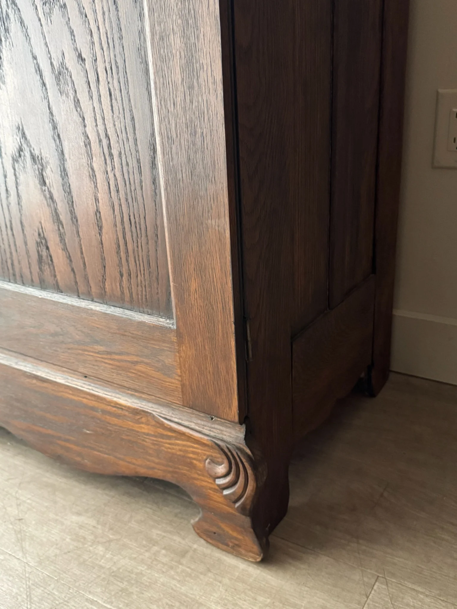 Golden oak cupboard with mirror - Image 3
