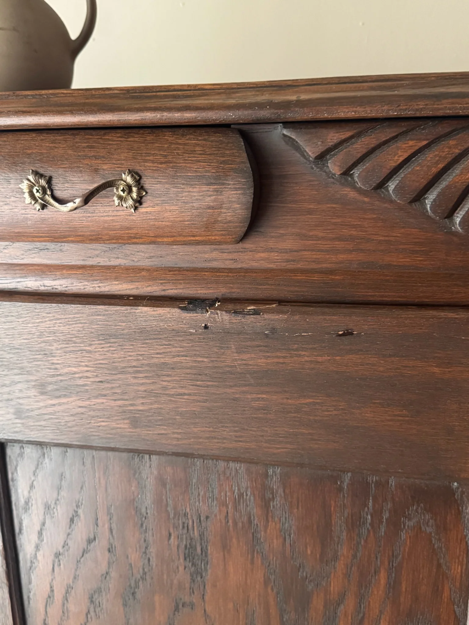 Golden oak cupboard with mirror - Image 4