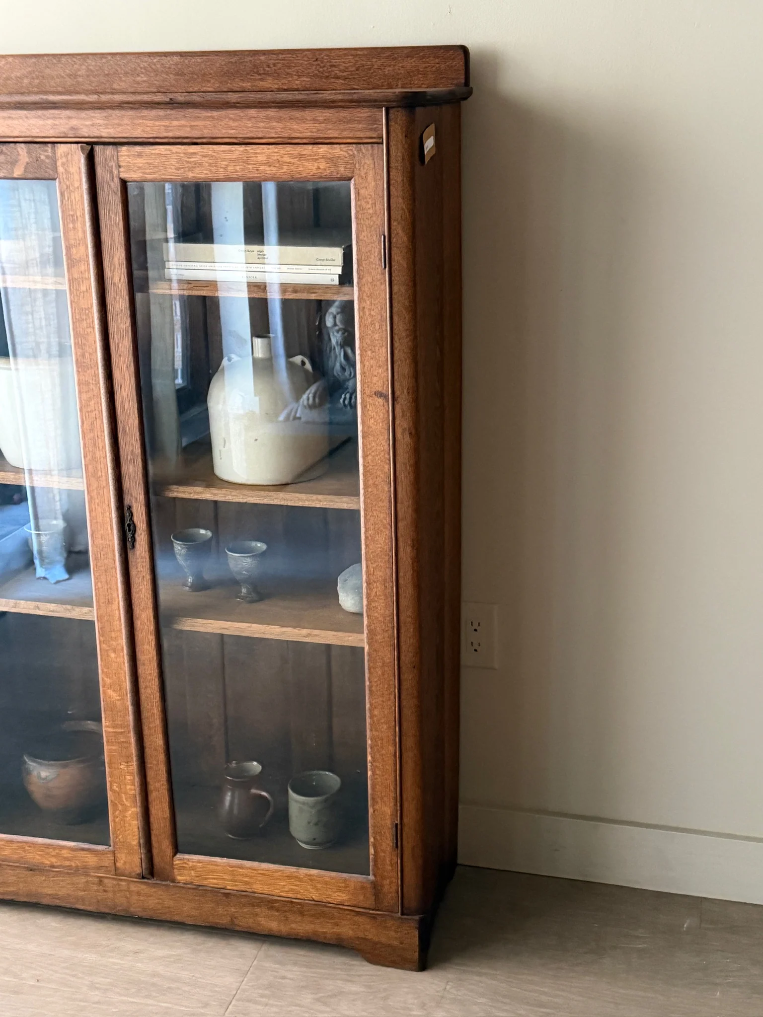Golden oak display cabinet - Image 4