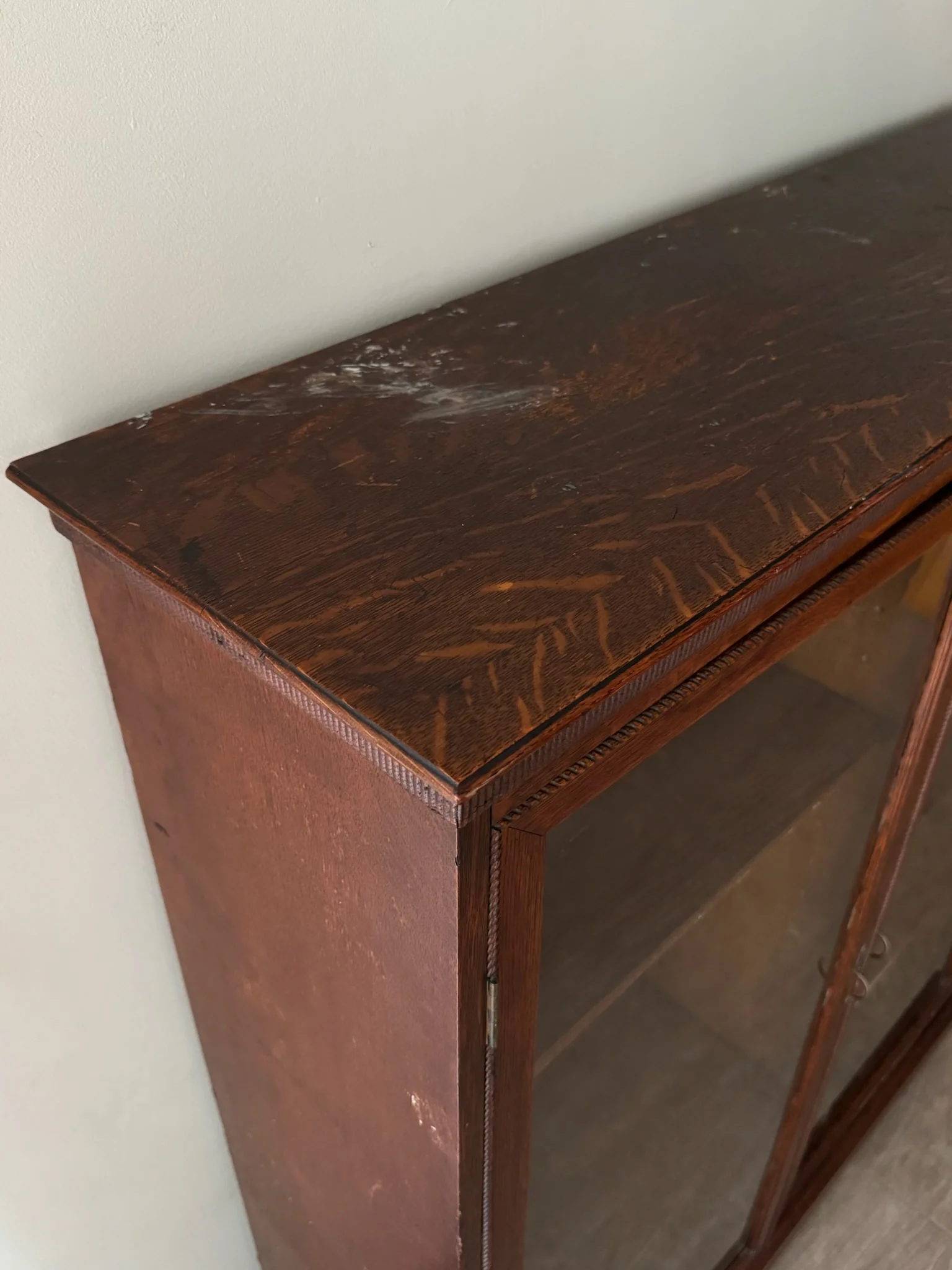 Golden oak display cabinet - Image 7