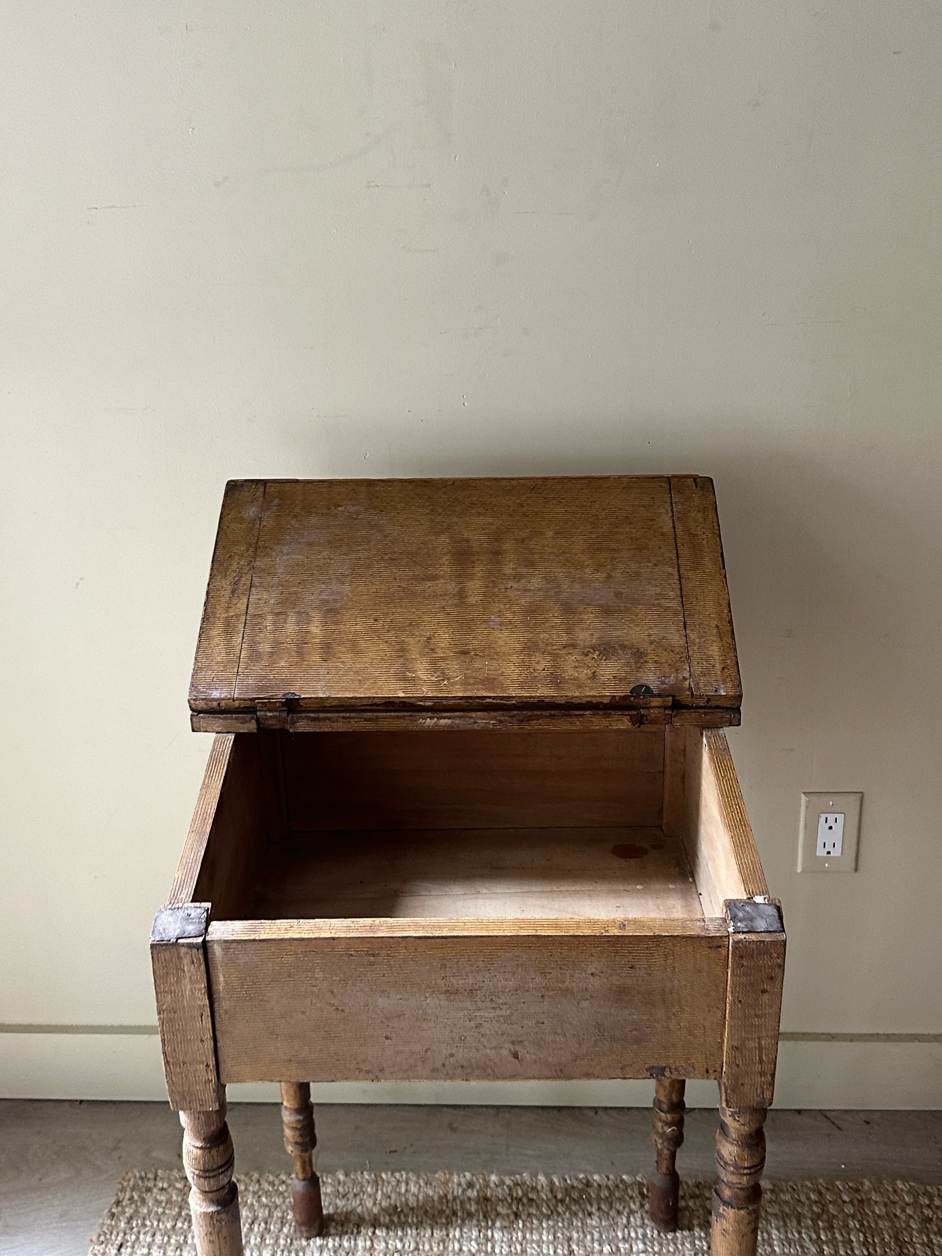 Grain painted school desk with inkwell - Image 5