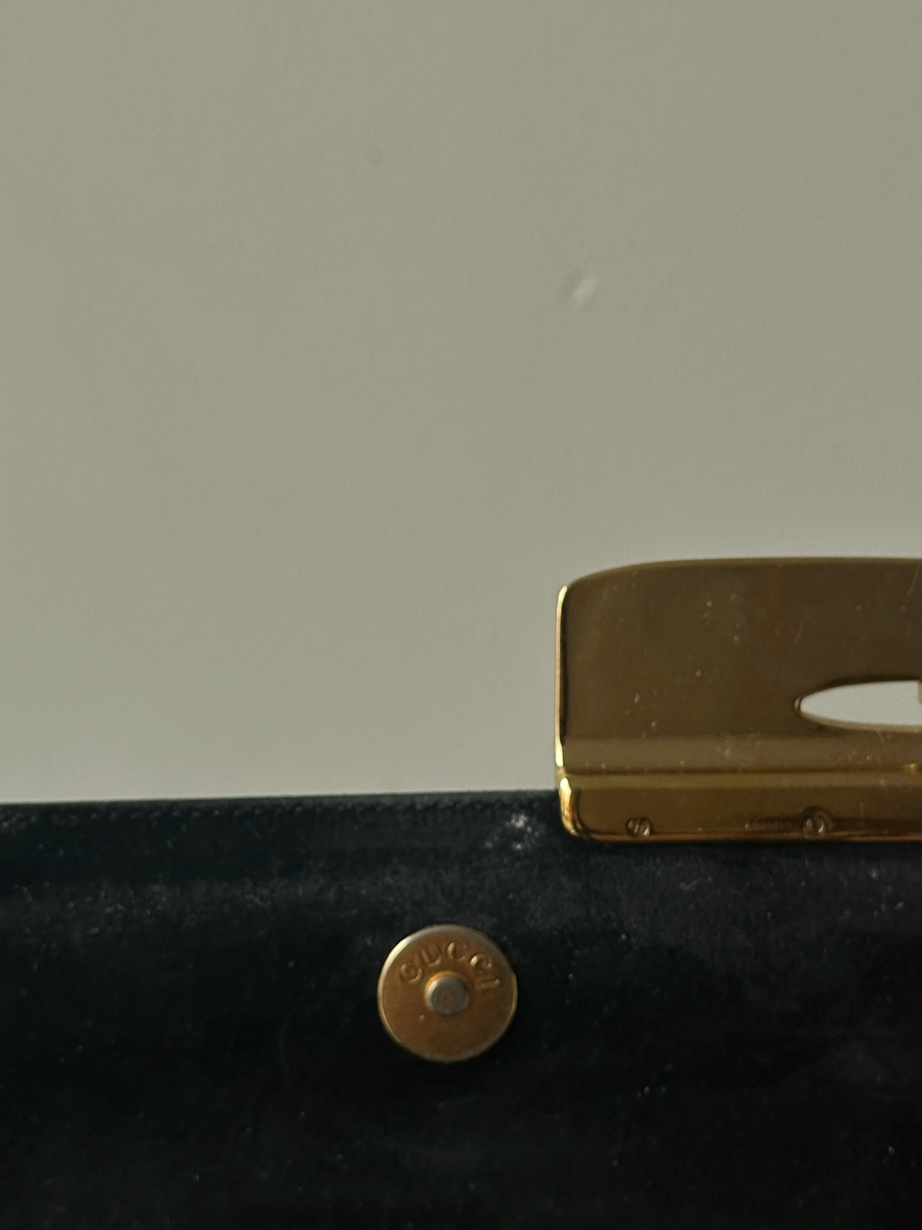 Gucci “G” hardware shoulder bag - Image 9