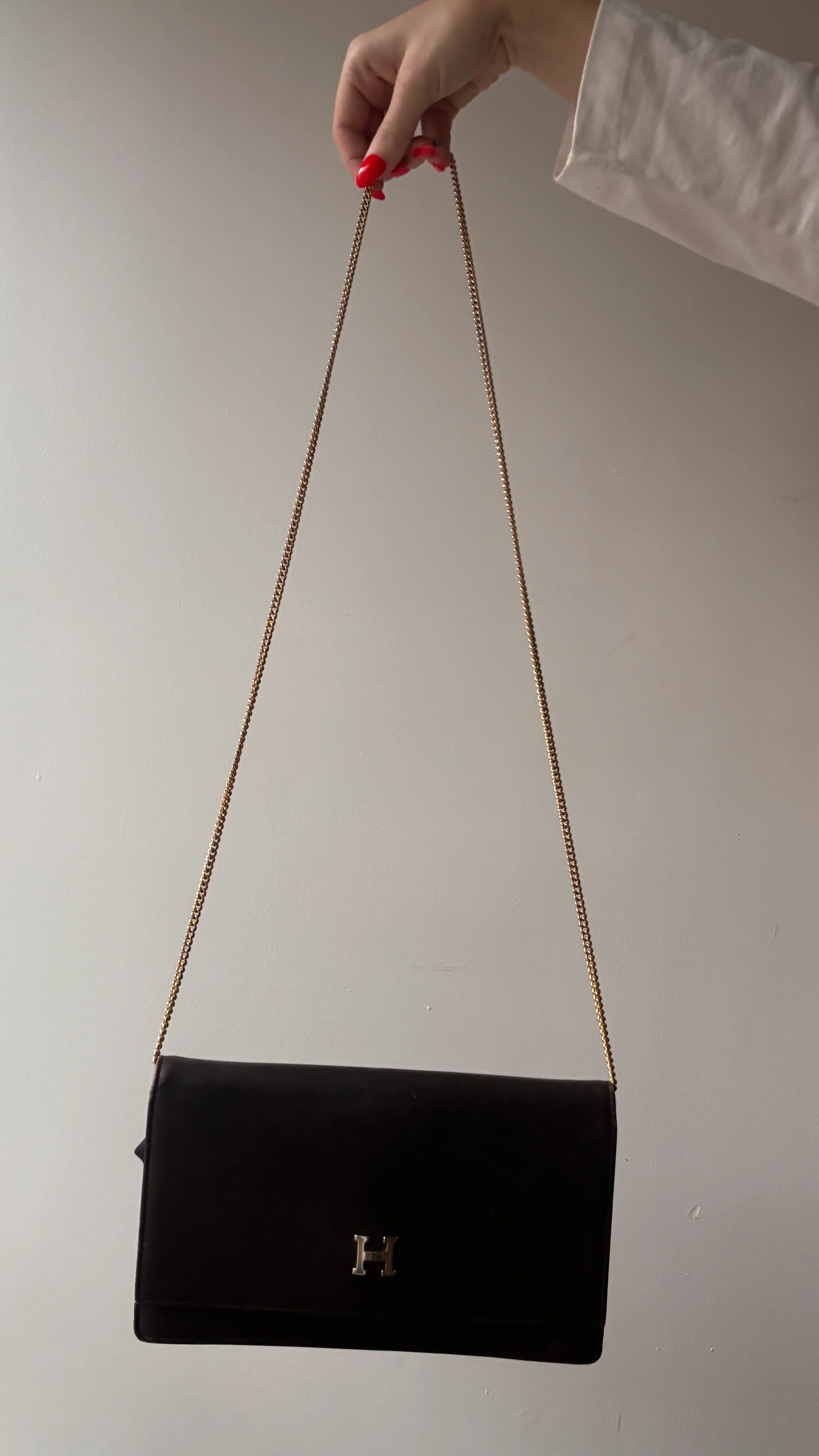 “H” leather clutch with chain strap - Image 3