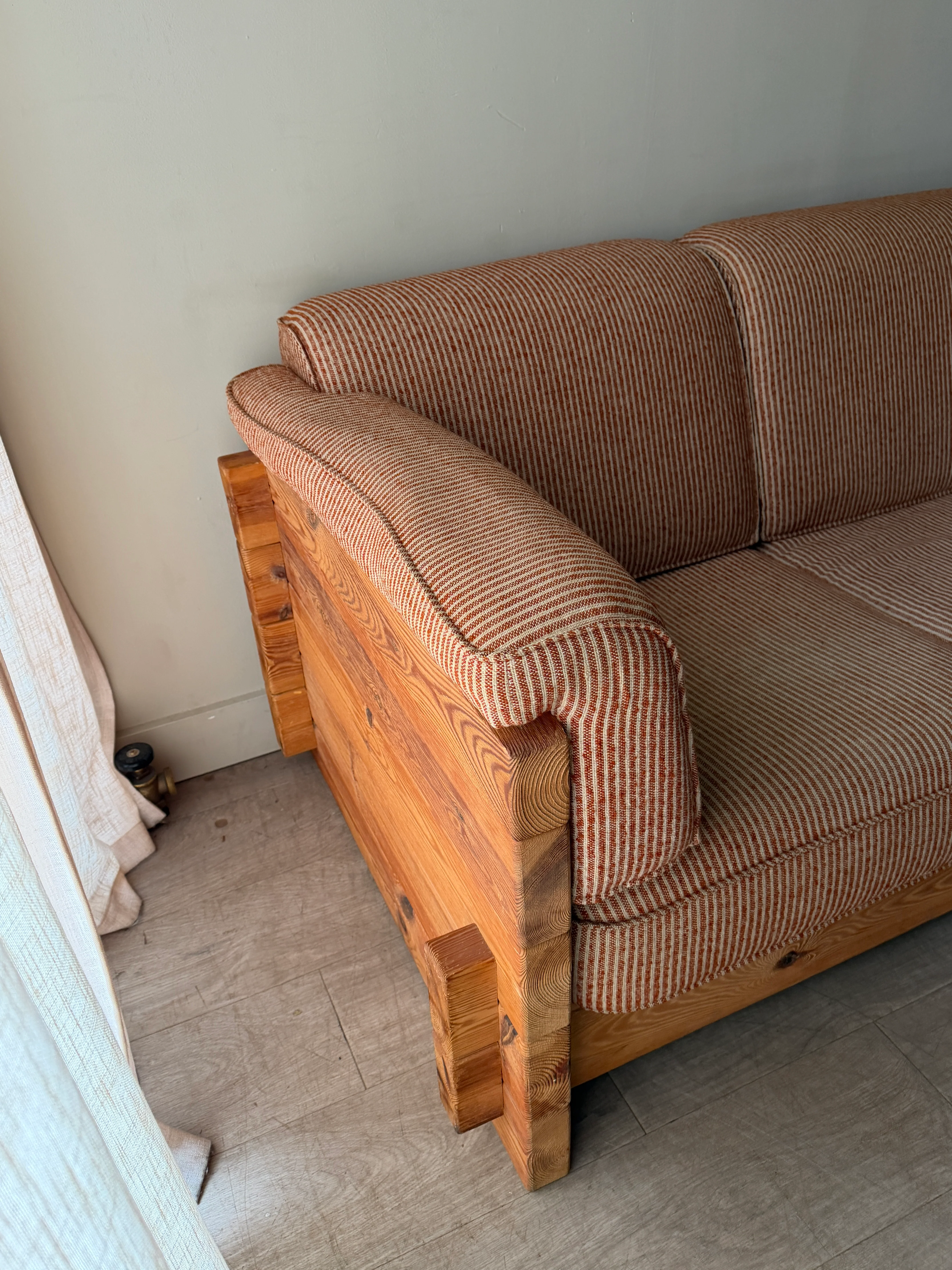 Hans Frydedal pine sofa in striped upholstery - Image 4