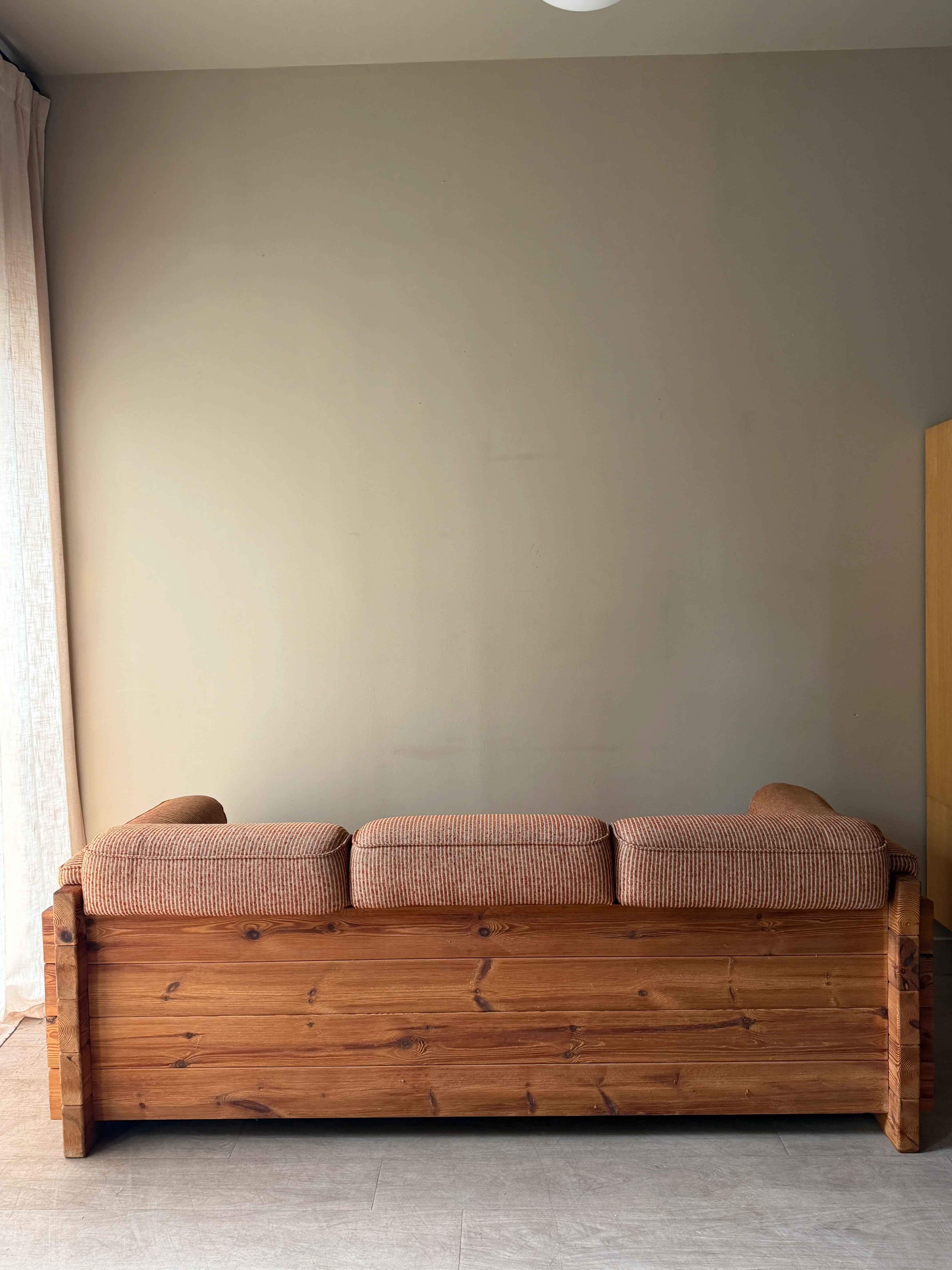Hans Frydedal pine sofa in striped upholstery - Image 8