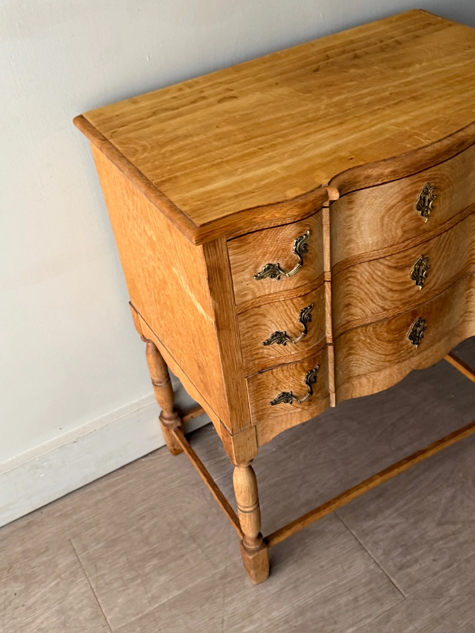 Henning Kjaernulf Danish oak chest - Image 3