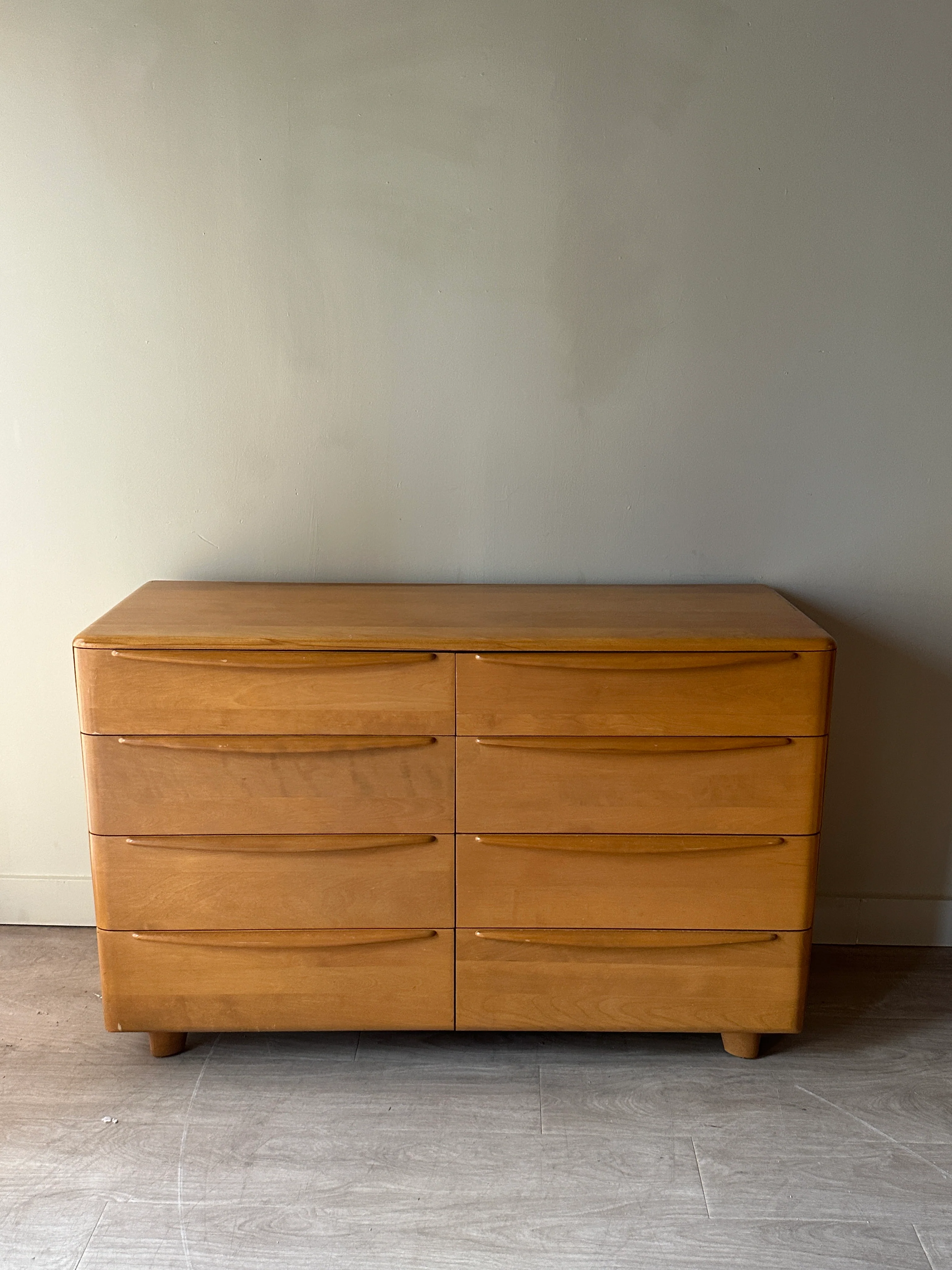 Heywood Wakefield 8 drawer maple dresser - Image 2