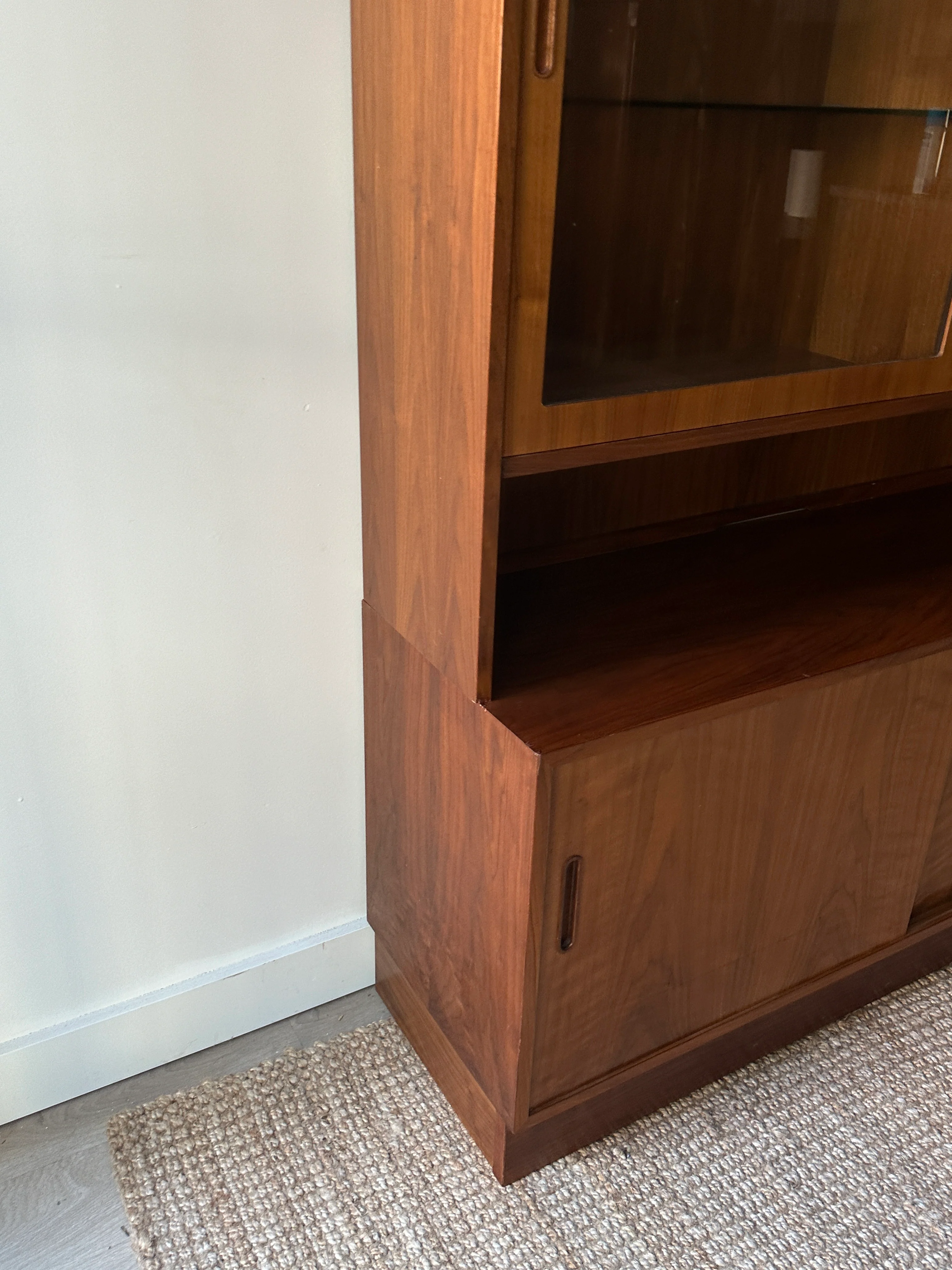 Hundevad two piece hutch - Image 5