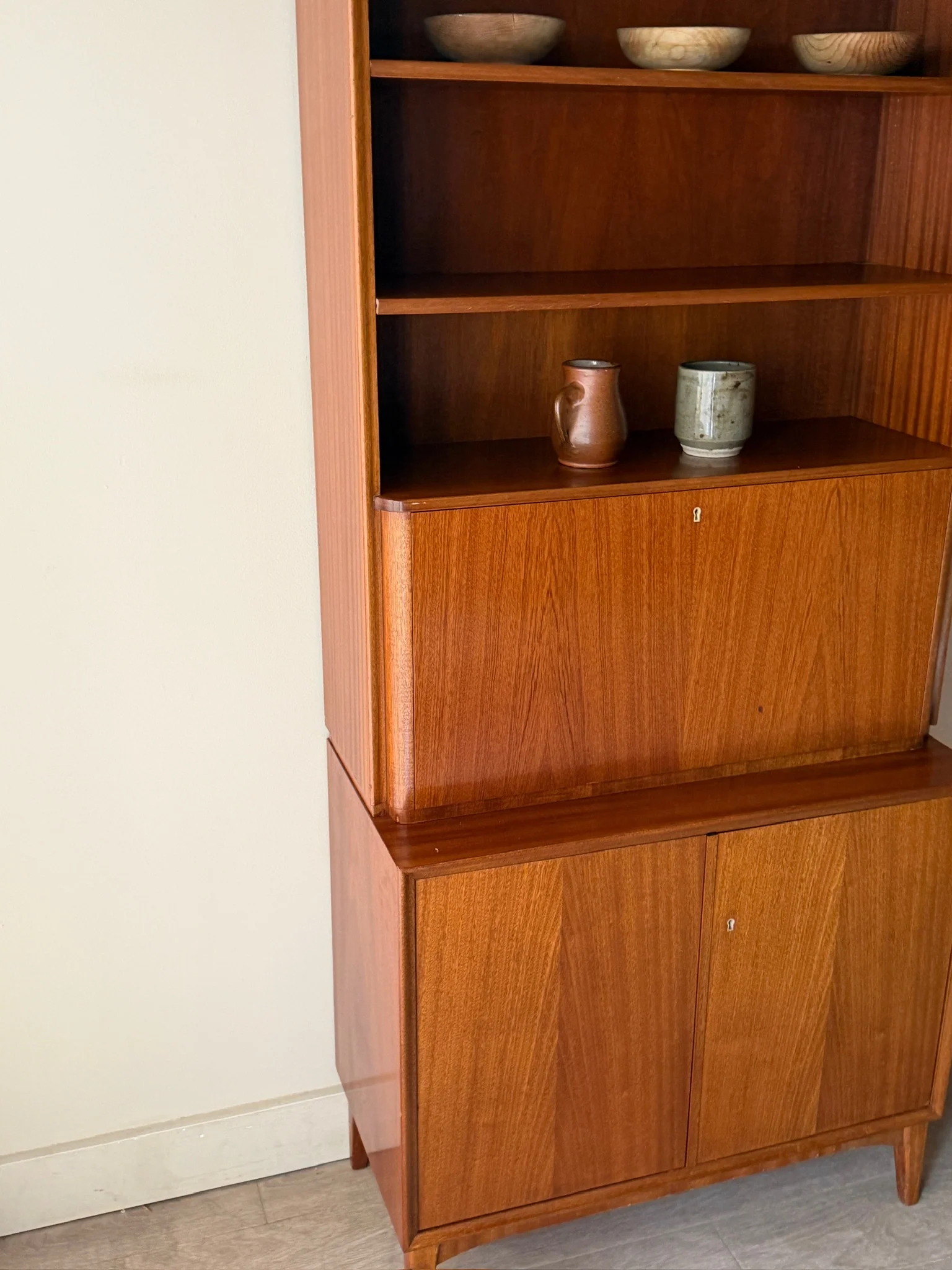 Johannesberg Swedish mahogany secretary hutch - Image 2
