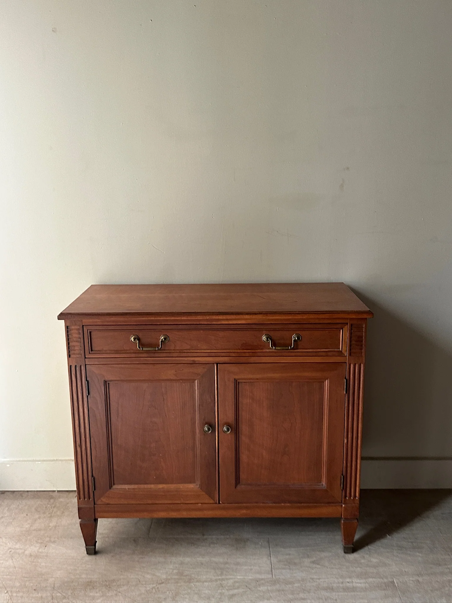 Kindel cherry directoire style cabinet - Image 2