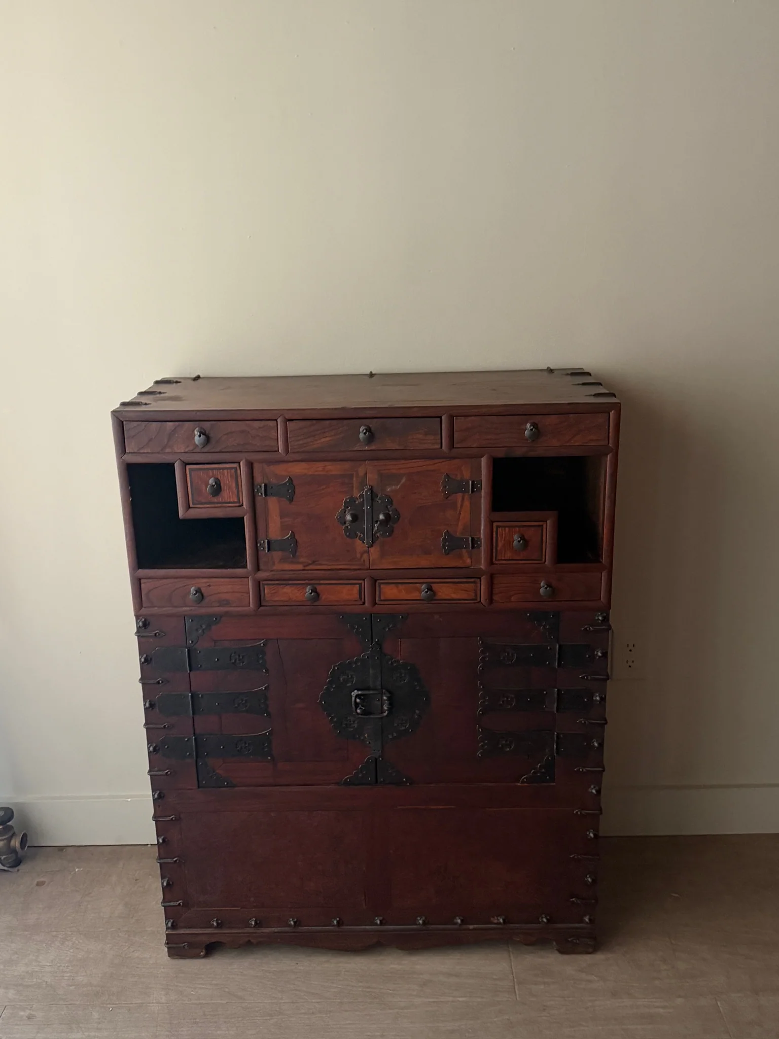 Korean tansu chest - Image 2