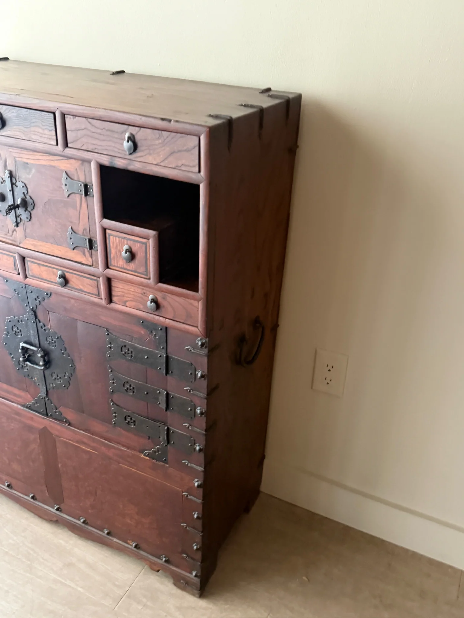 Korean tansu chest - Image 4