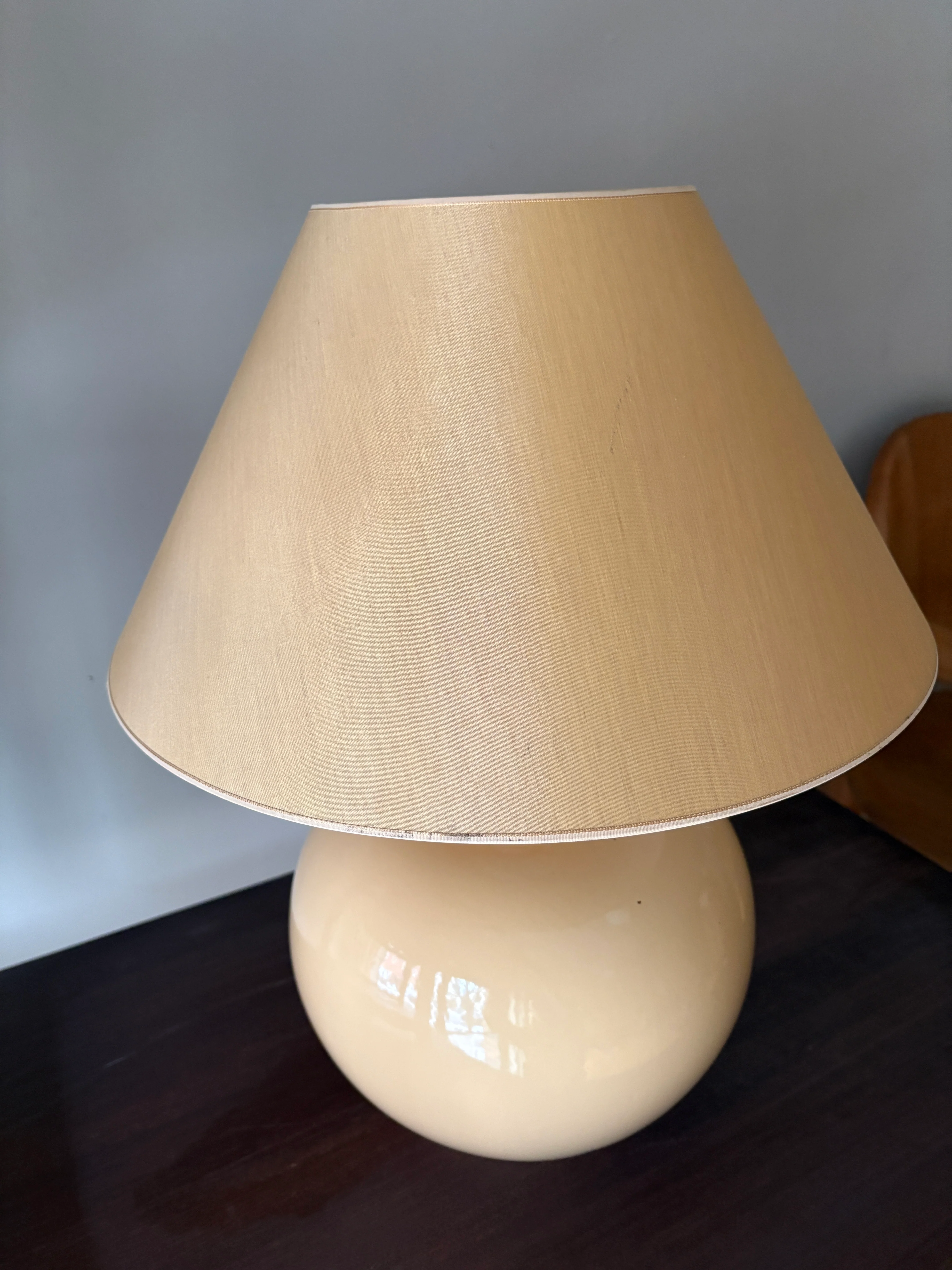 Kostka pale yellow table lamp - Image 3