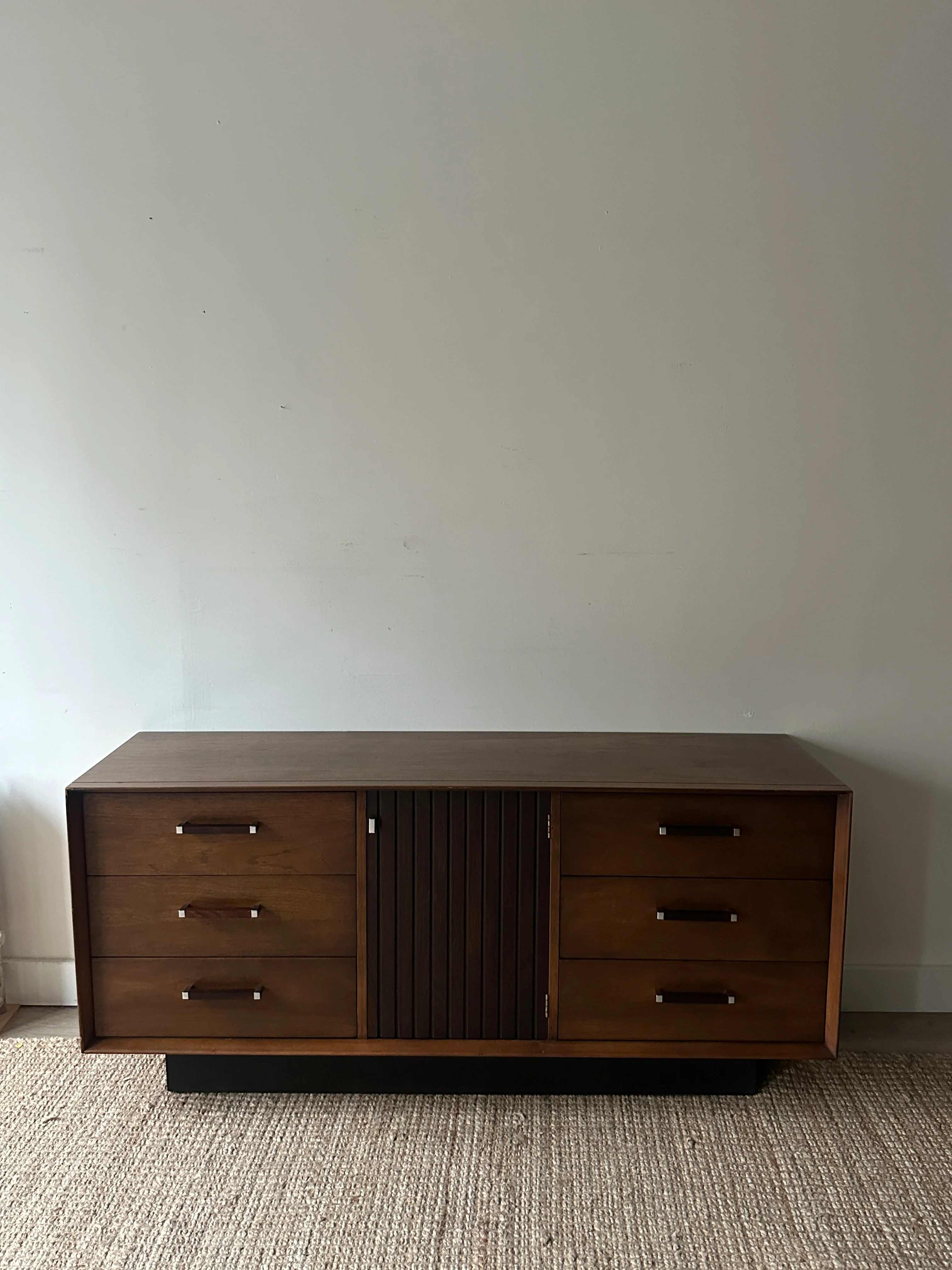 Lane walnut and rosewood dresser - Image 2