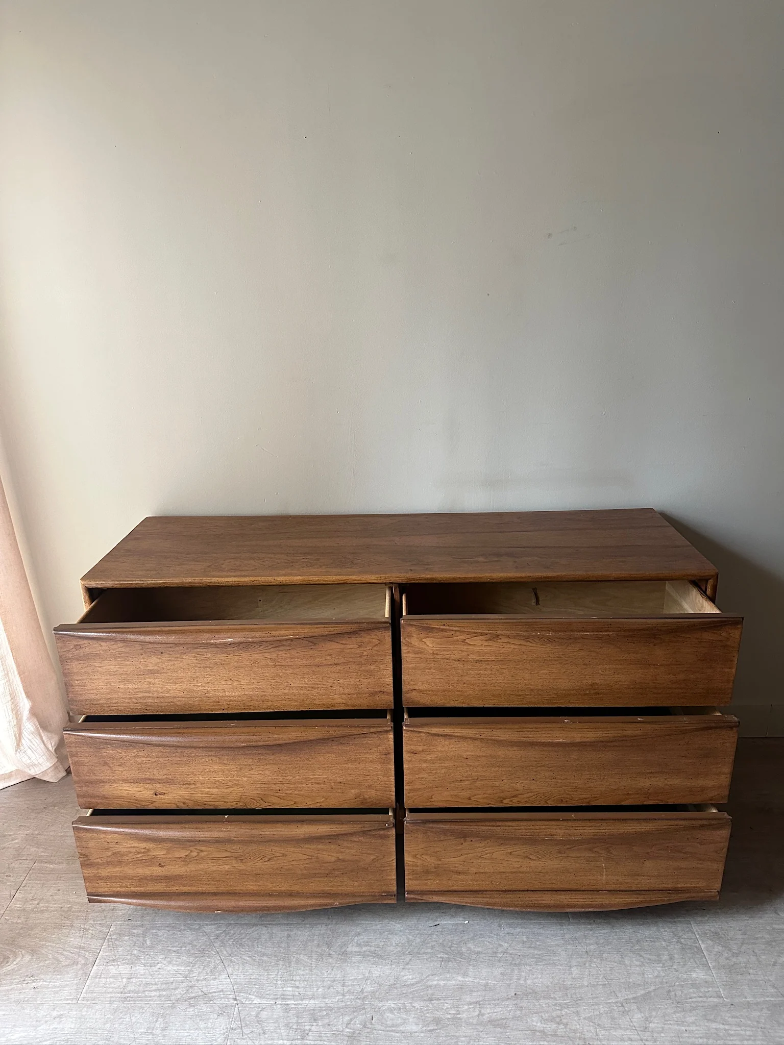 Lane walnut dresser - Image 5