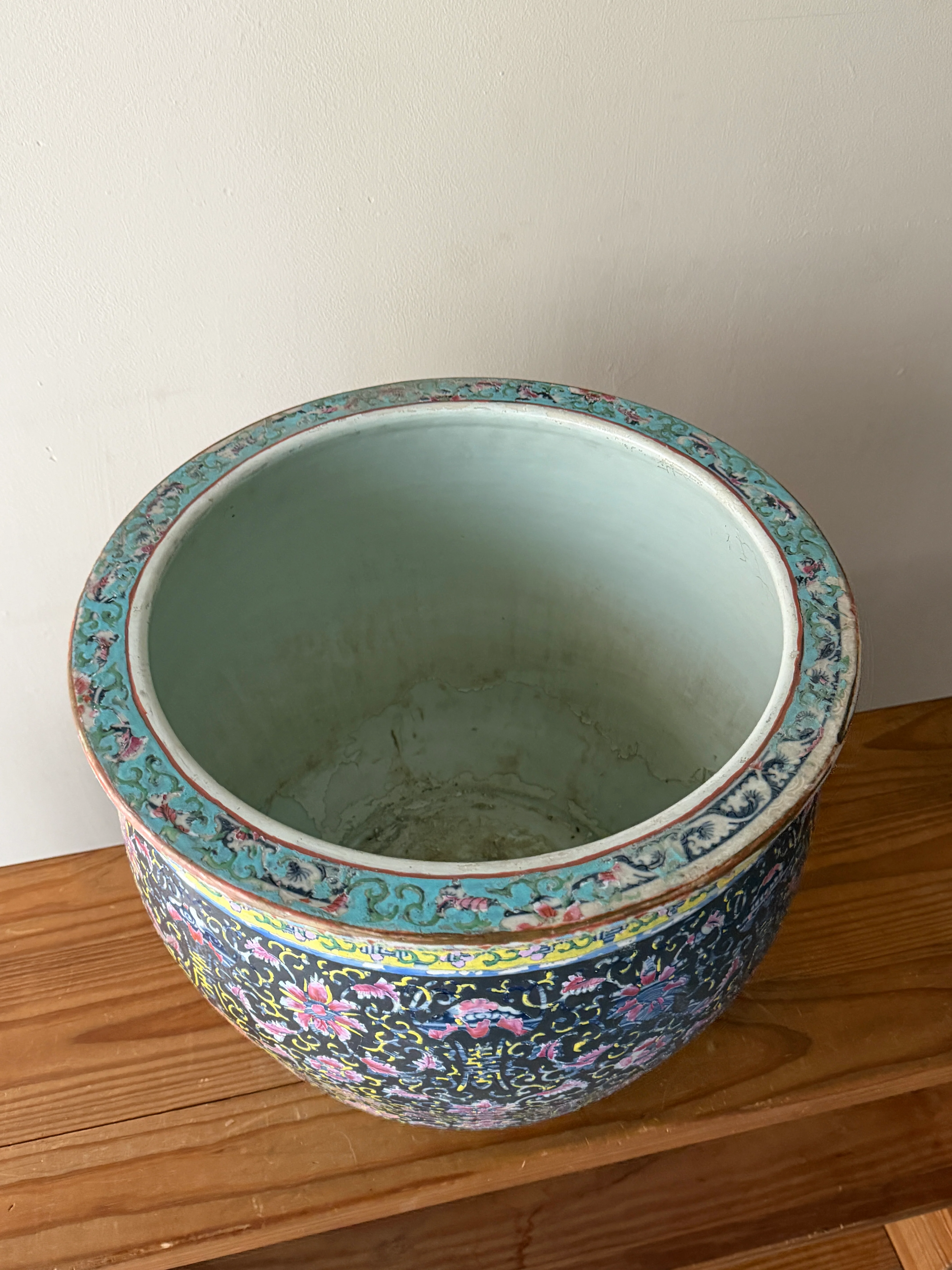Large ceramic pot - Image 3