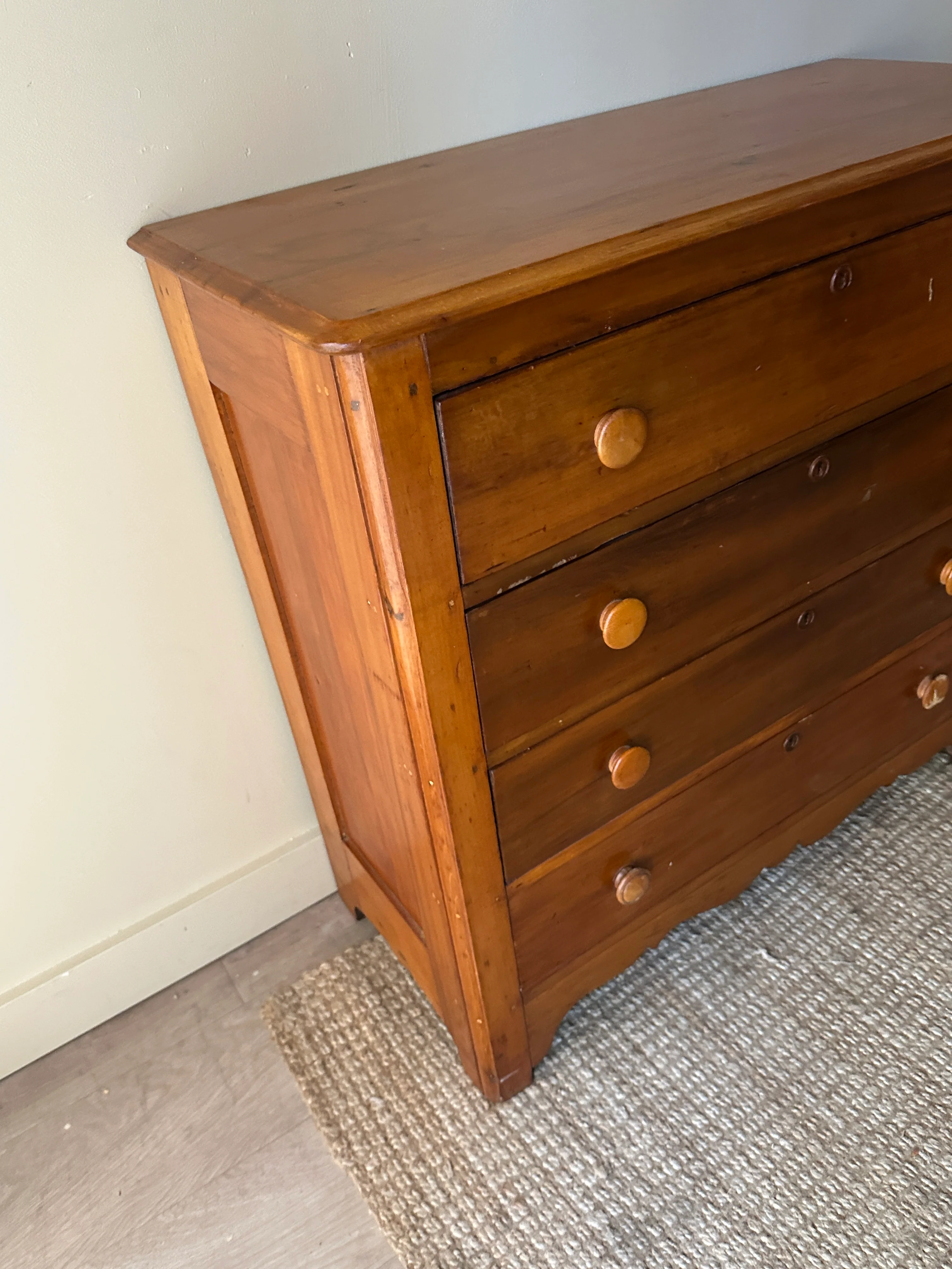 Light pine dresser - Image 4