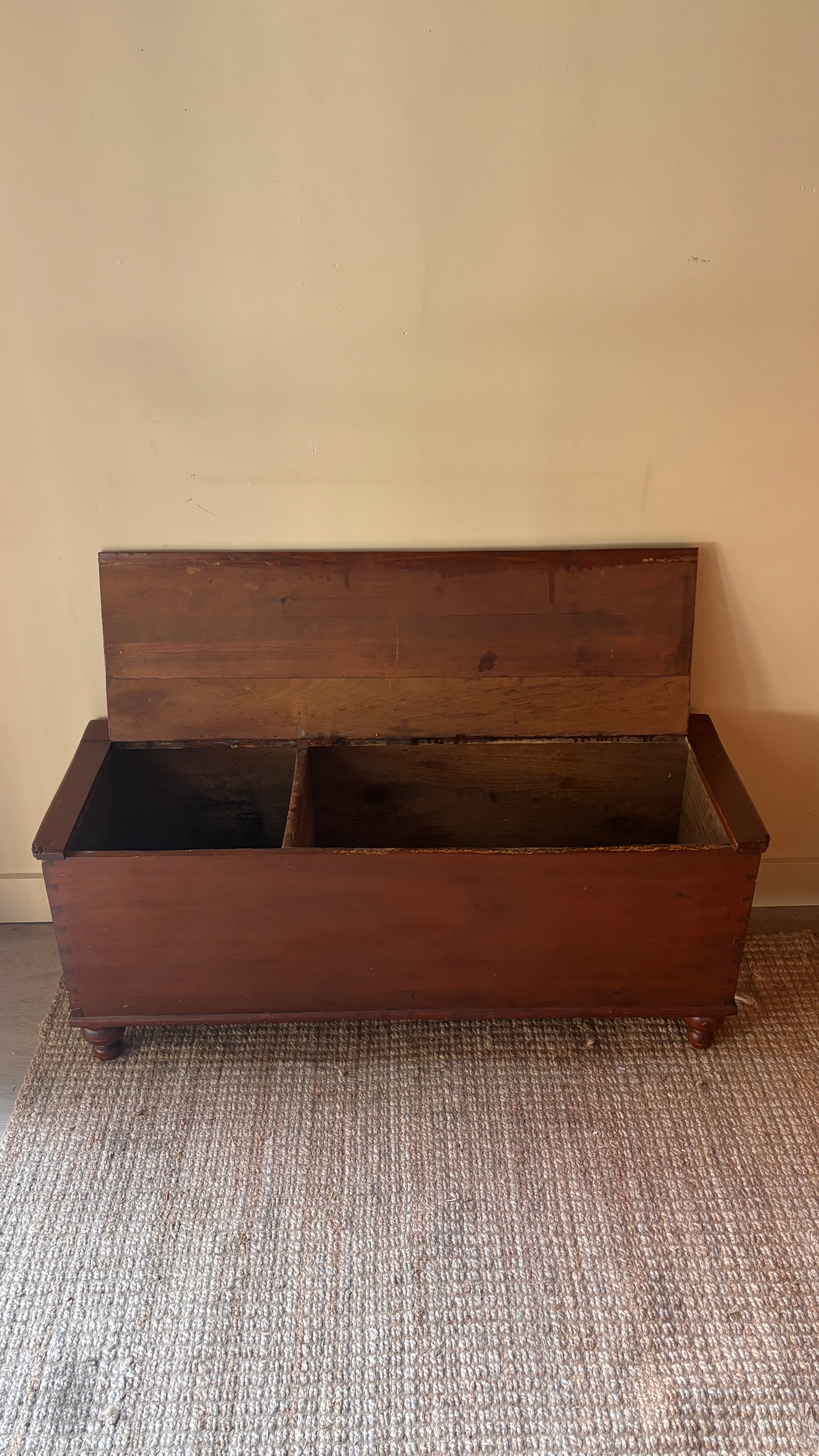 Long pine chest - Image 2