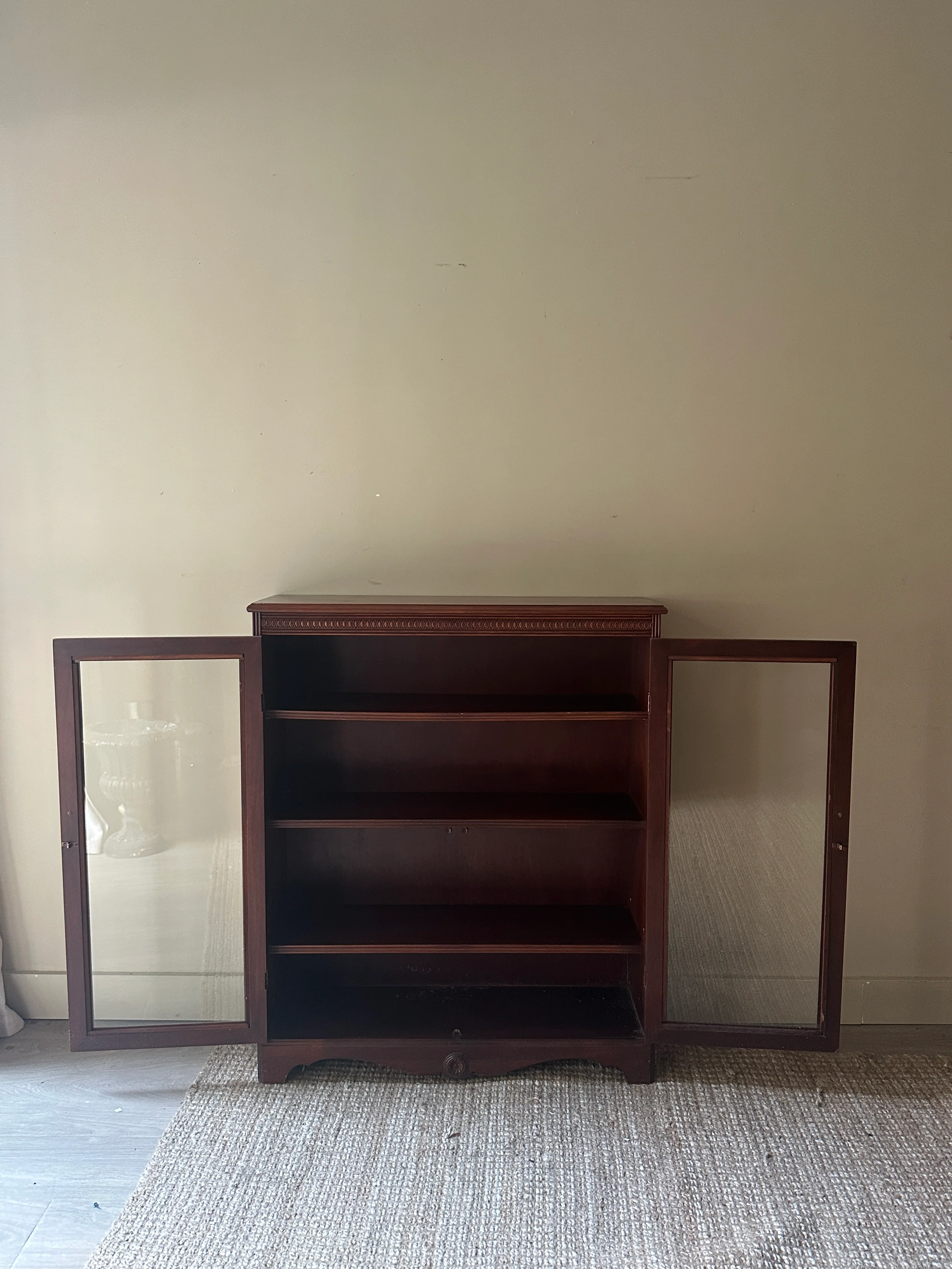 Mahogany and glass display case - Image 5