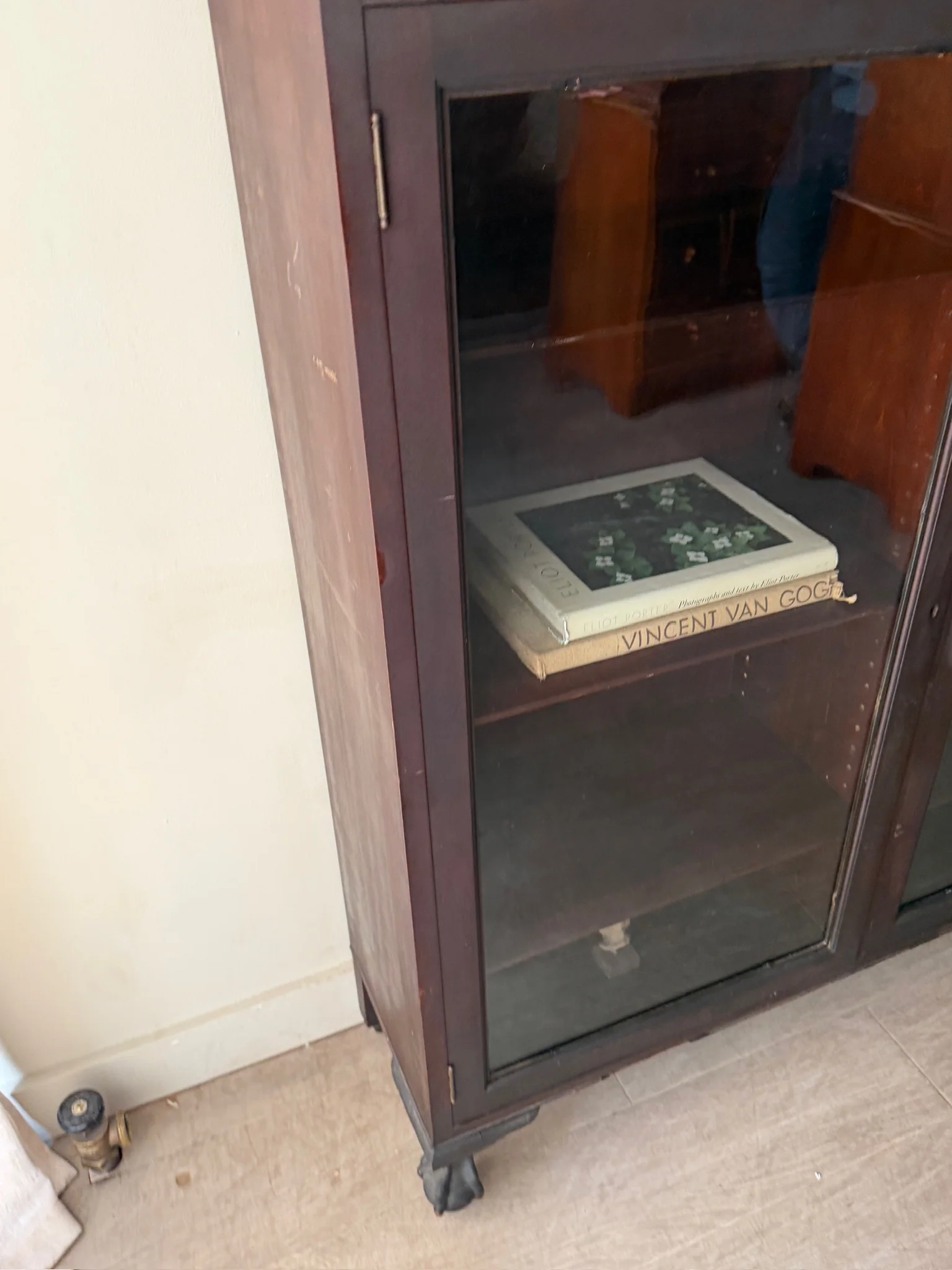 Mahogany claw foot display cabinet - Image 3